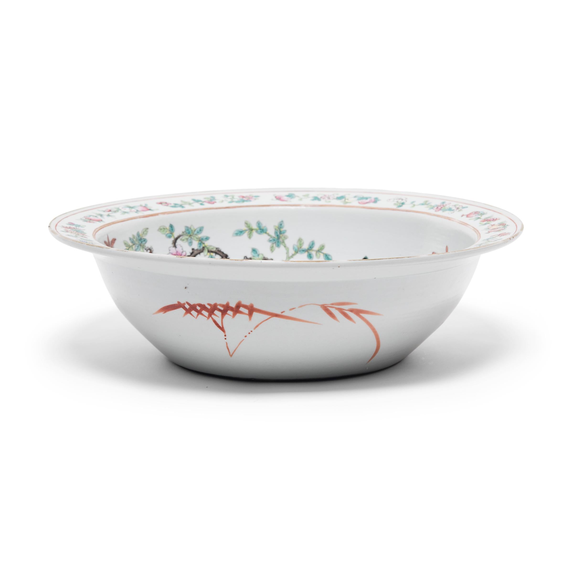 Qing Chinese Famille Rose Bowl with Floral Arrangements, c. 1920 For Sale