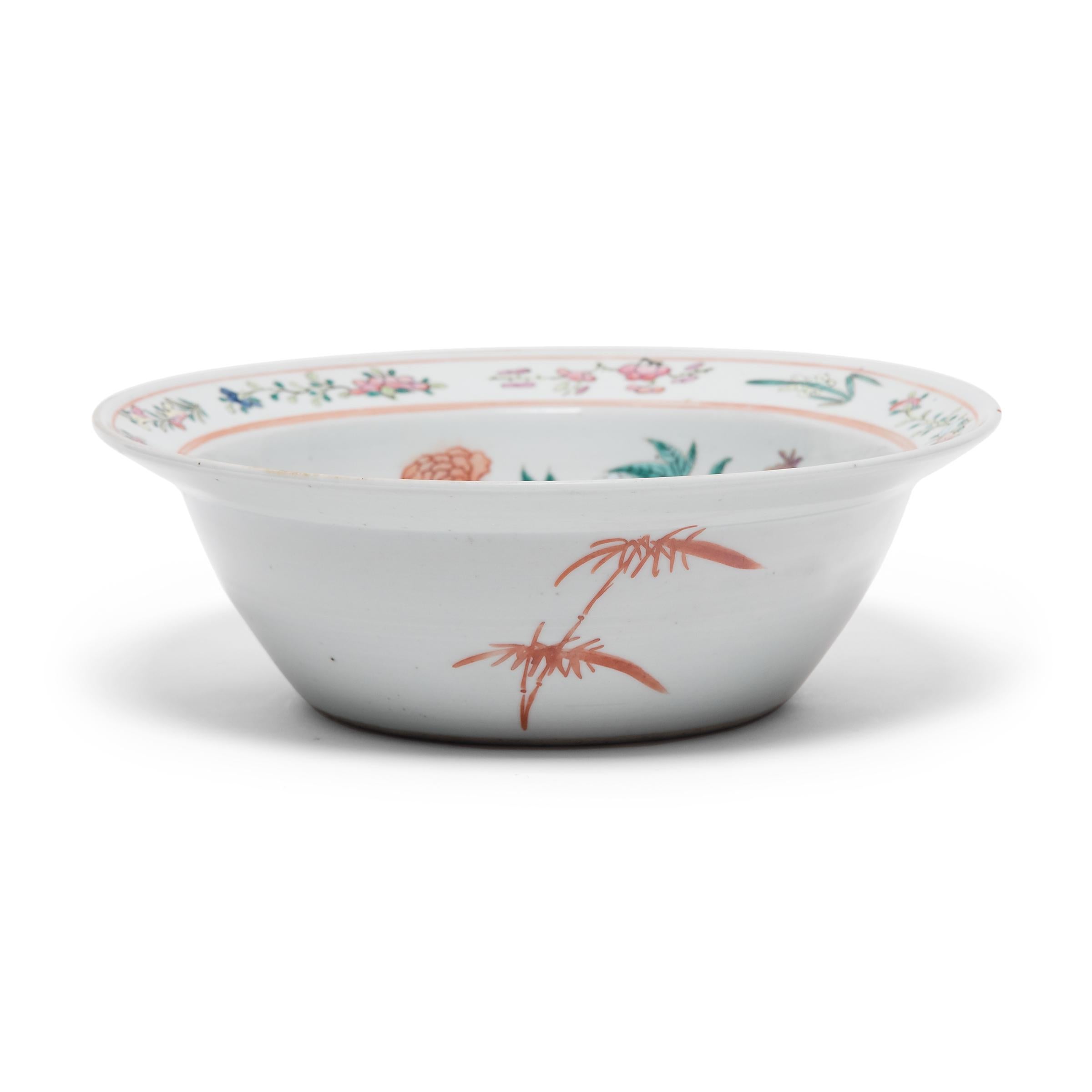 Chinese Export Chinese Famille Rose Bowl with Offering Fruits, c. 1900 For Sale