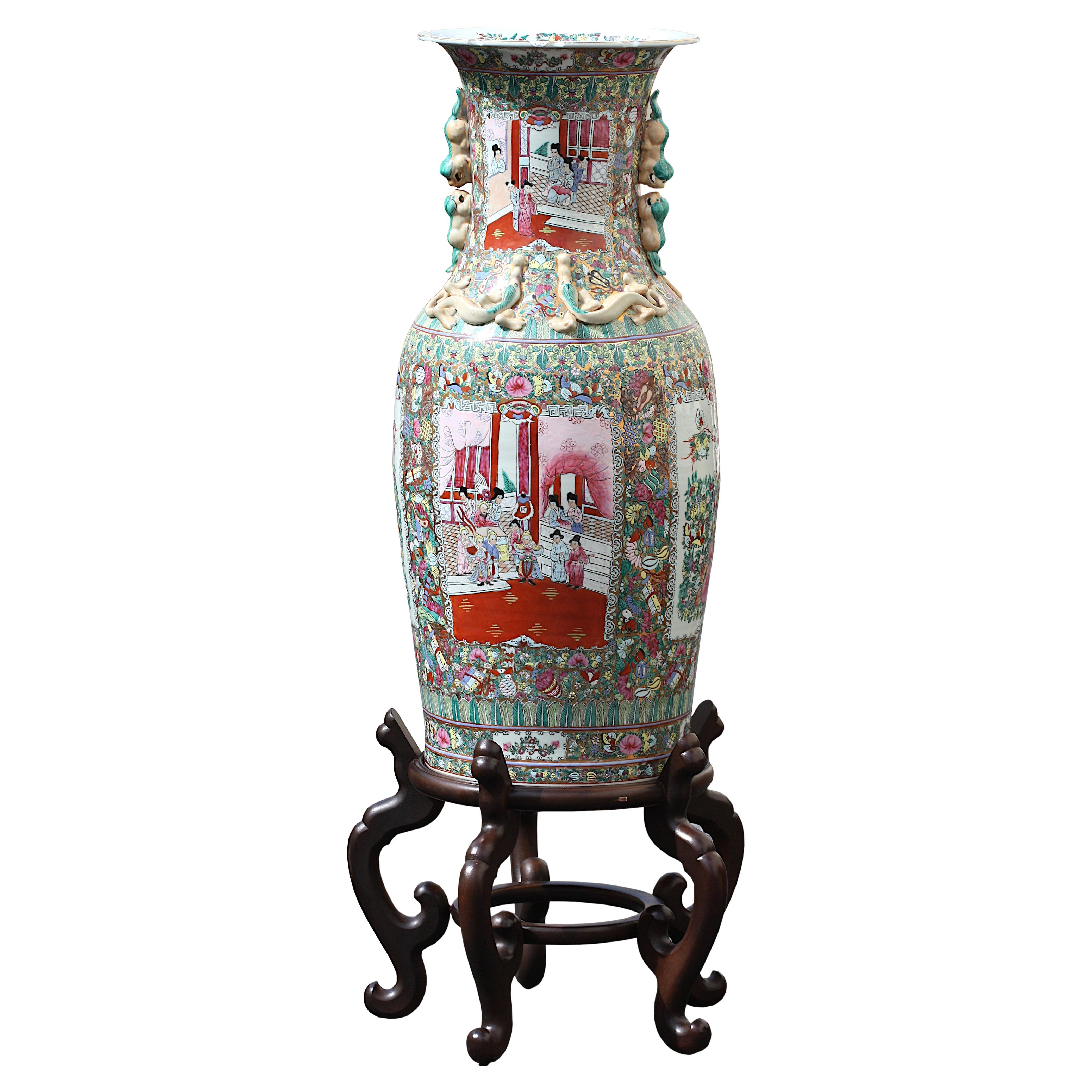 Chinese Famille Rose Decorated Porcelain Palace Vase For Sale