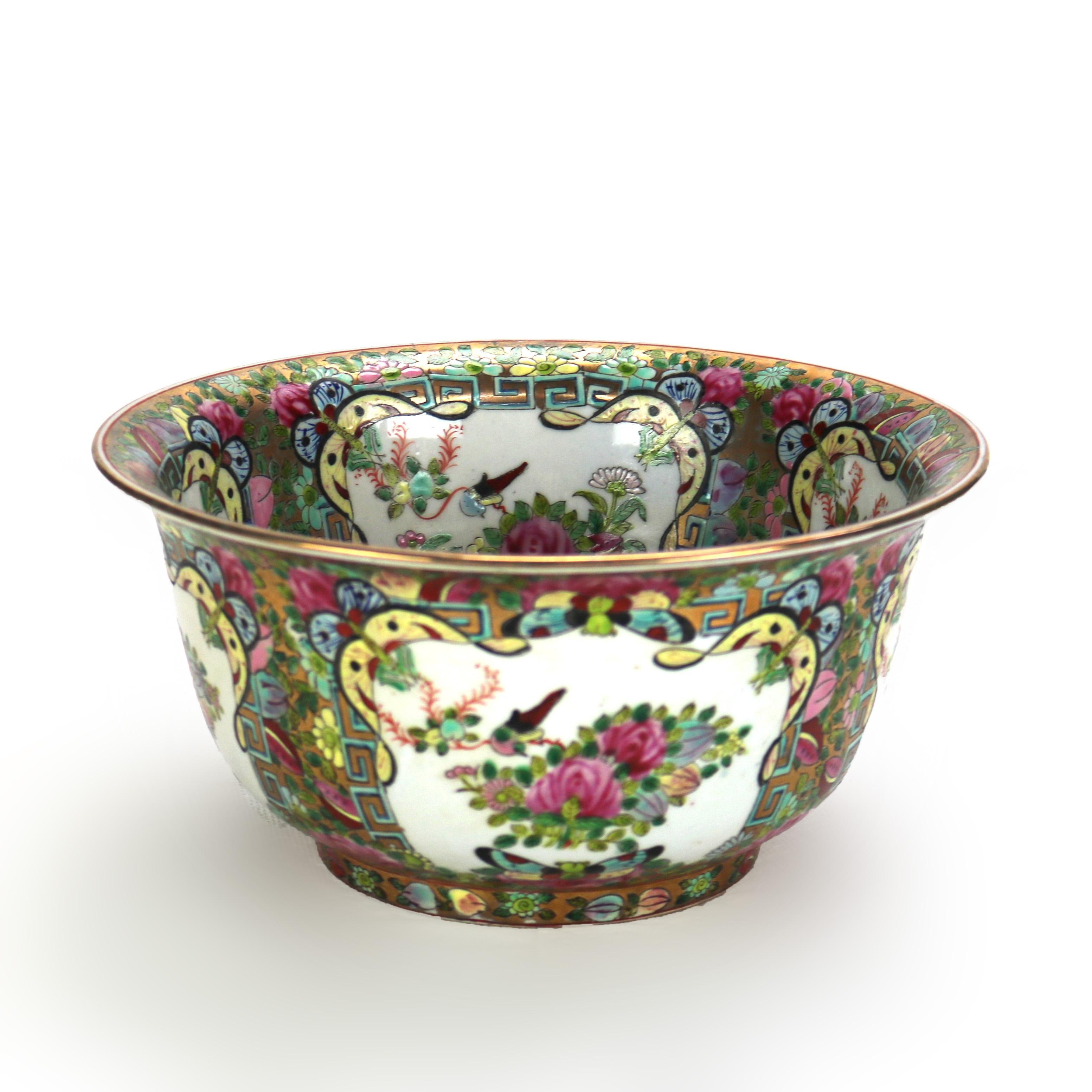 Chinesische Famille-Rose- emaillierte Porzellanschale mit vergoldeter Verzierung, signiert um 1940 im Angebot 3