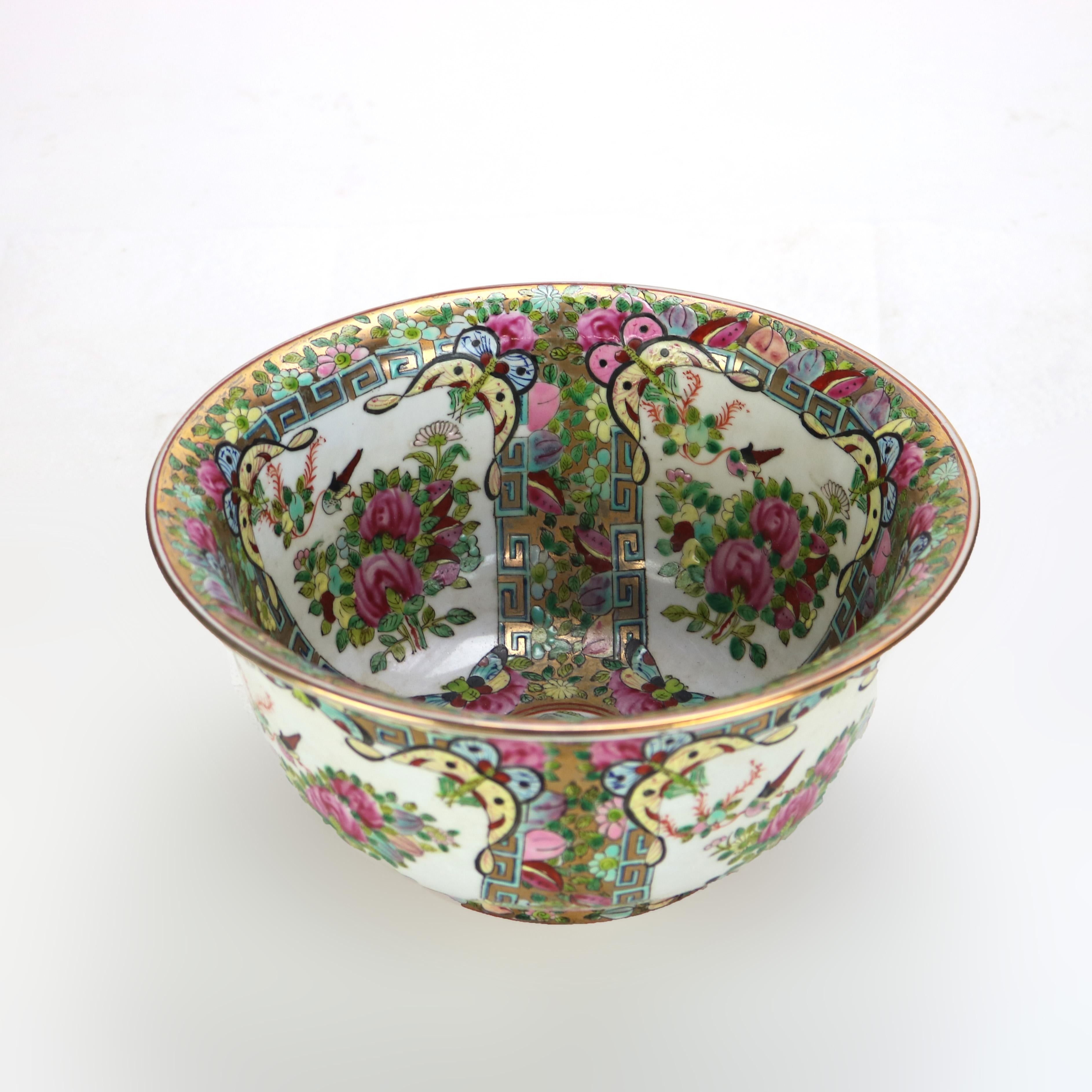 Chinesische Famille-Rose- emaillierte Porzellanschale mit vergoldeter Verzierung, signiert um 1940 im Angebot 4