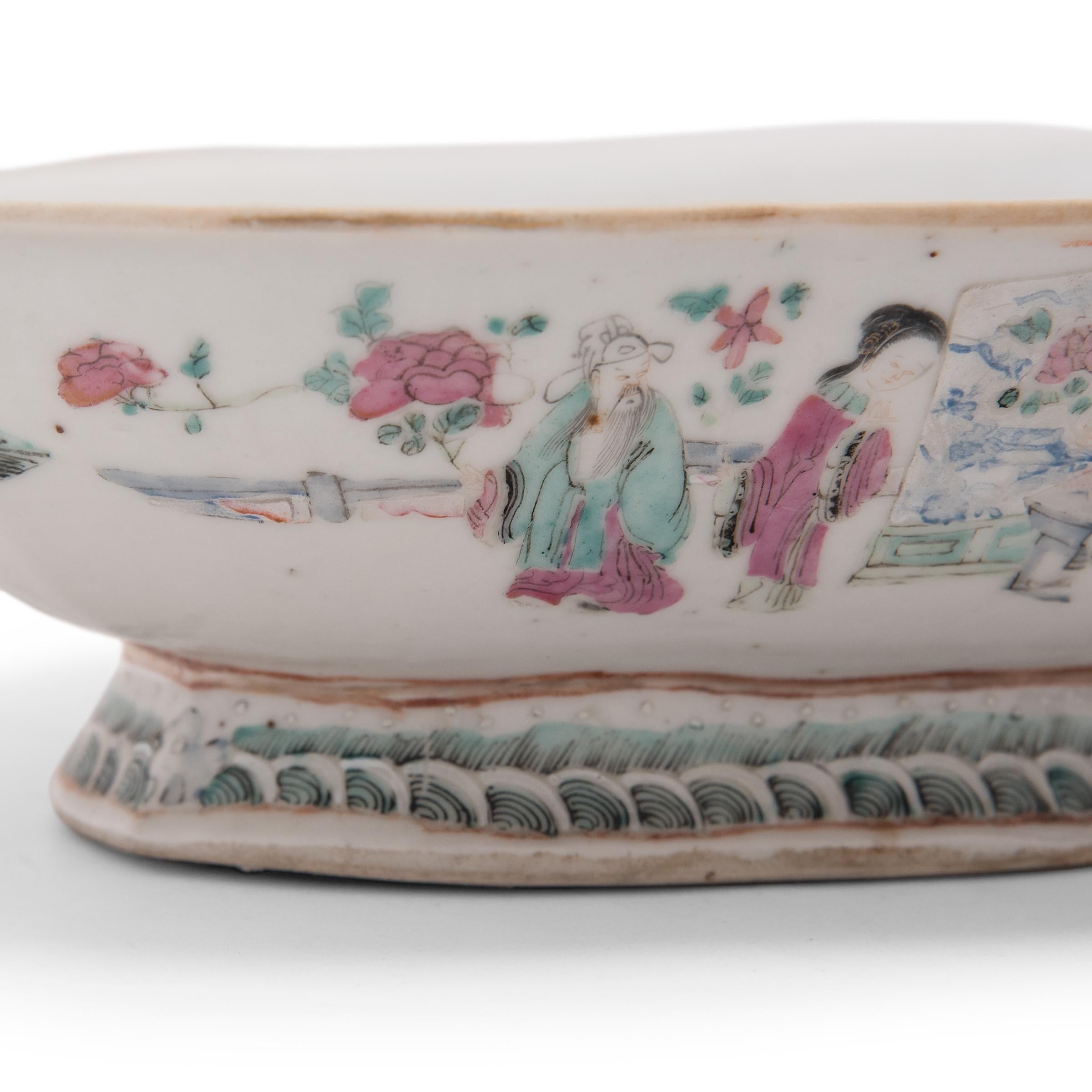 Chinese Famille Rose Footed Offering Bowl, c. 1850 In Good Condition In Chicago, IL