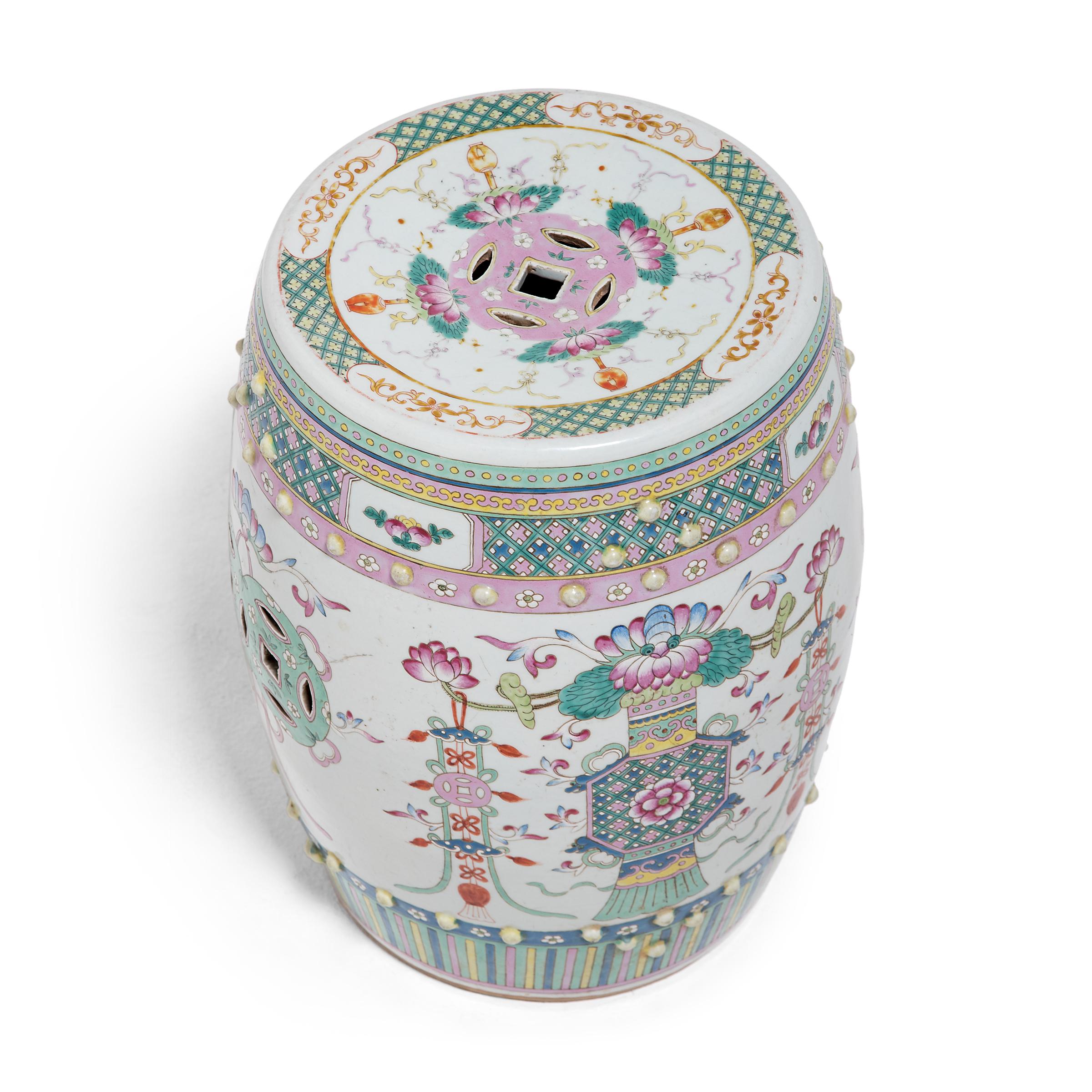 Chinese Famille Rose Garden Stool, c. 1900 In Good Condition In Chicago, IL