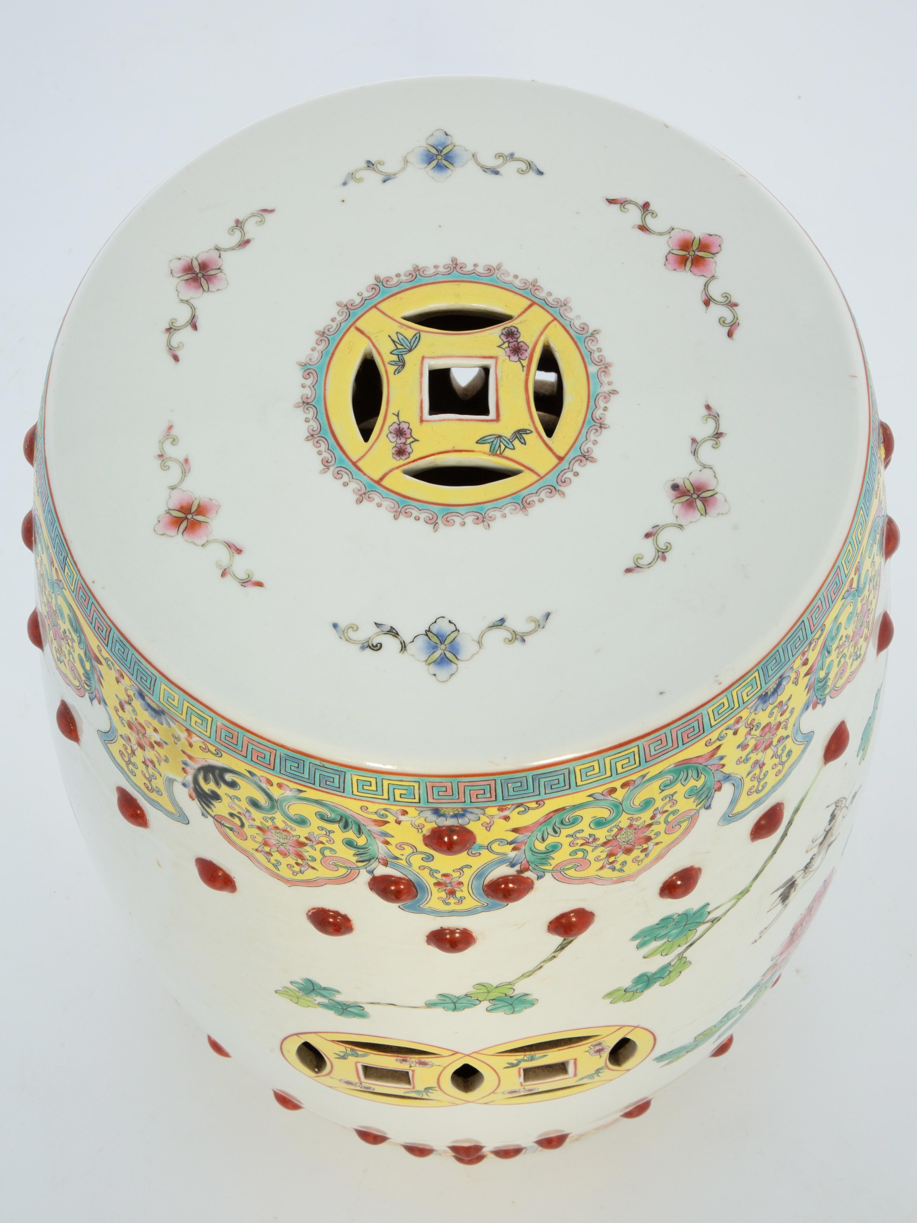 Chinese Famille Rose Garden Stool Circa 1900 siglo XX en venta