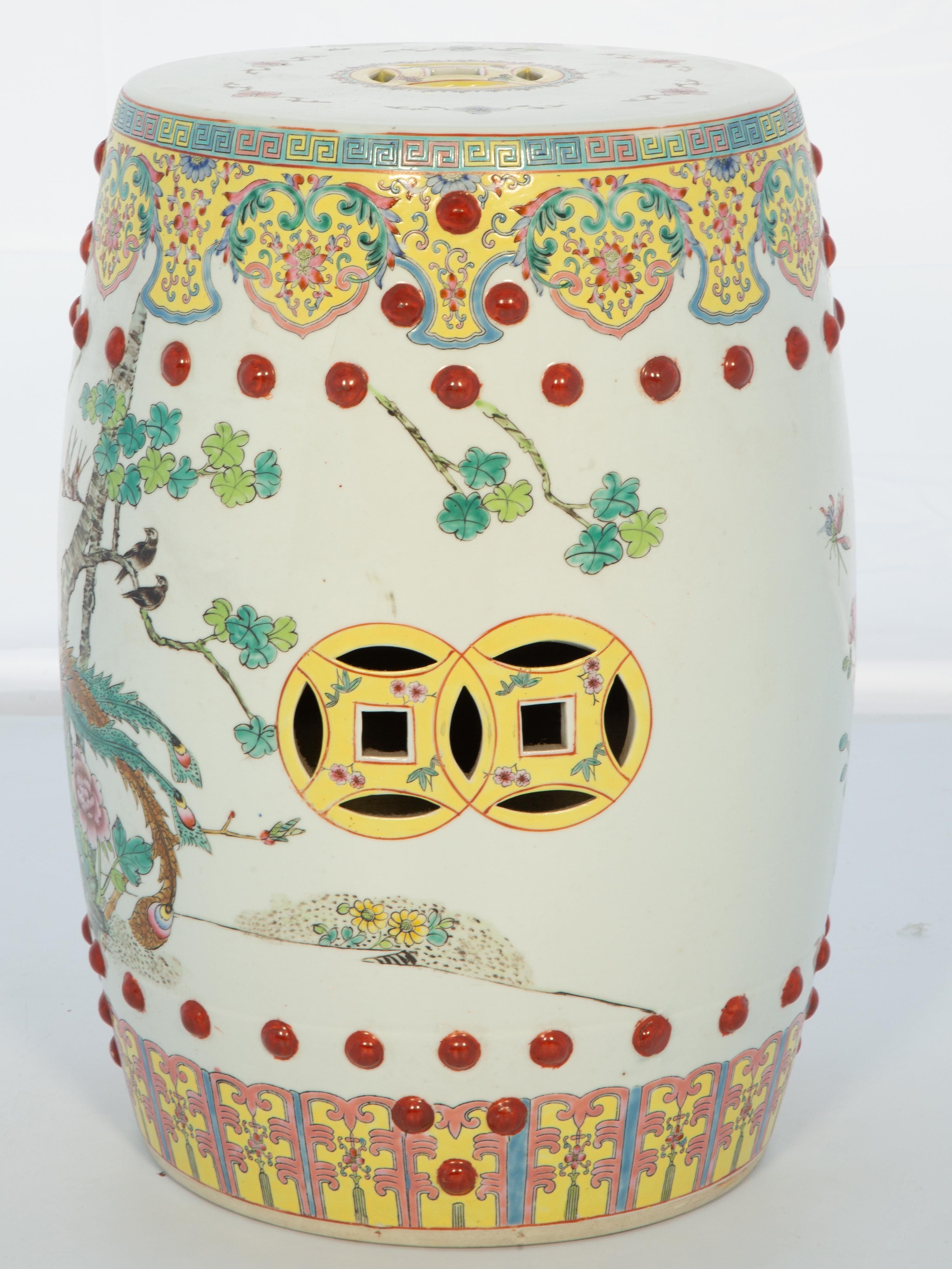 Chinese Famille Rose Garden Stool Circa 1900 Porcelana en venta