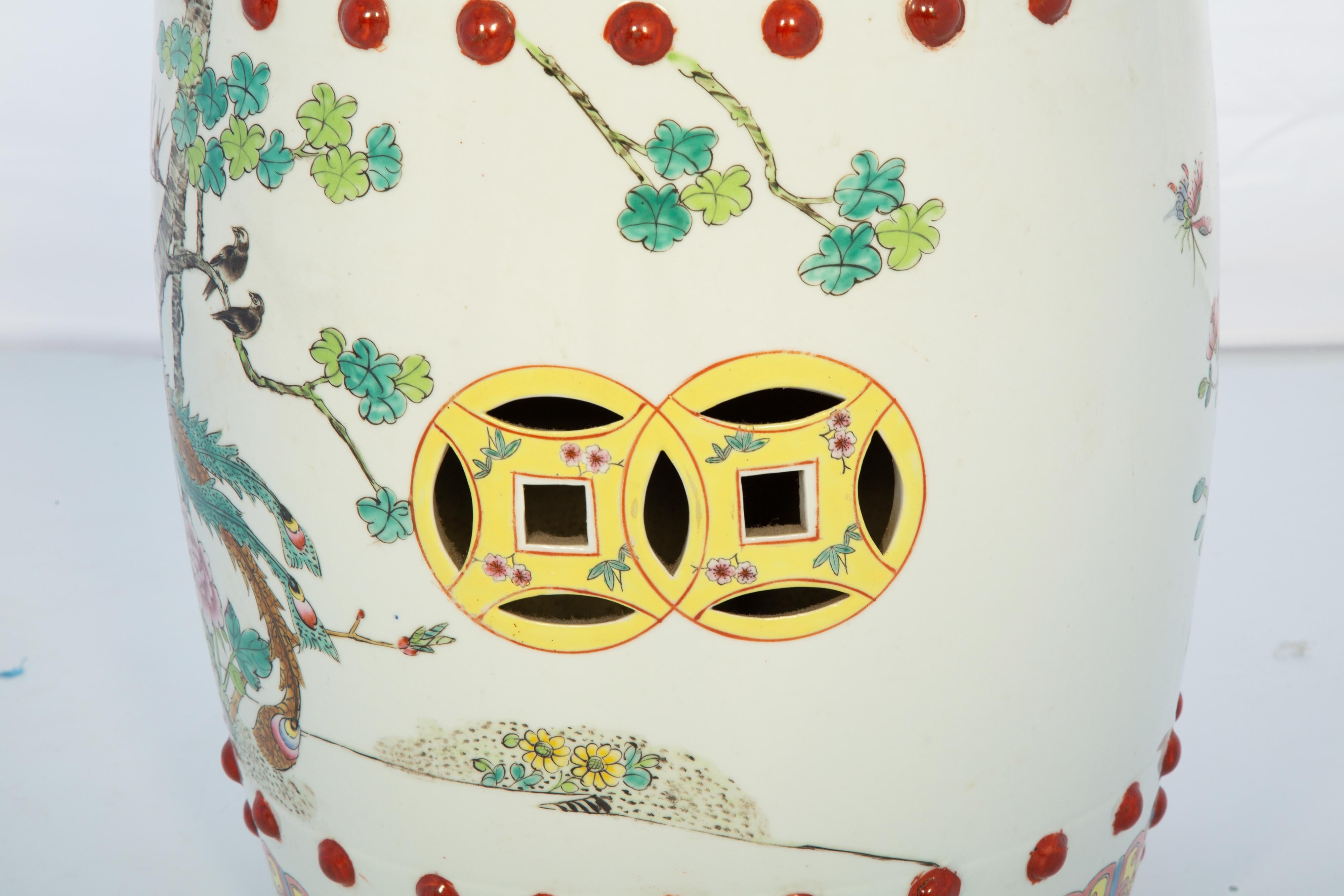 Chinese Famille Rose Garden Stool Circa 1900 en venta 2