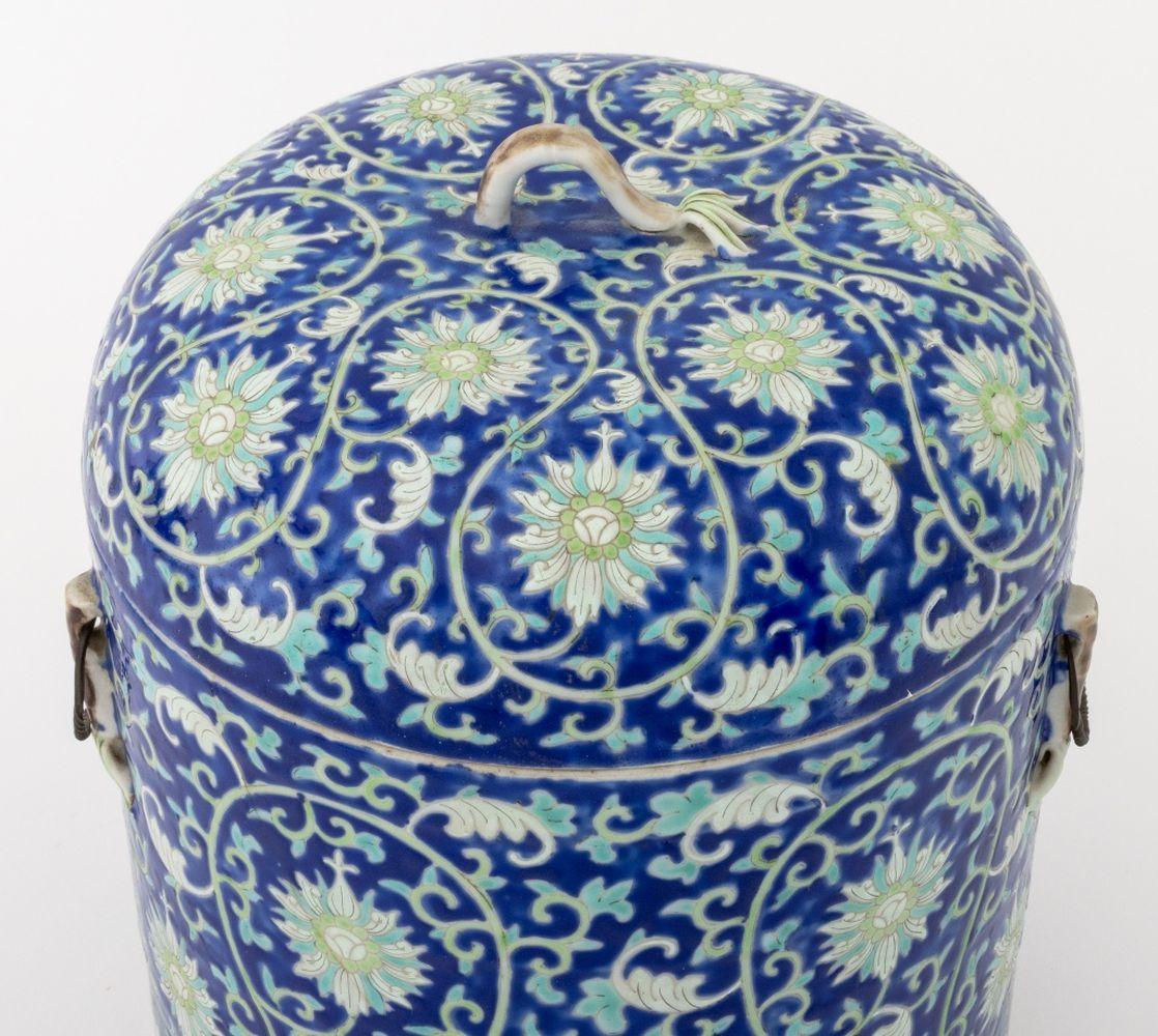 Chinesische Famille Rose-Ingwer-Gläser, 2 (Glasiert) im Angebot