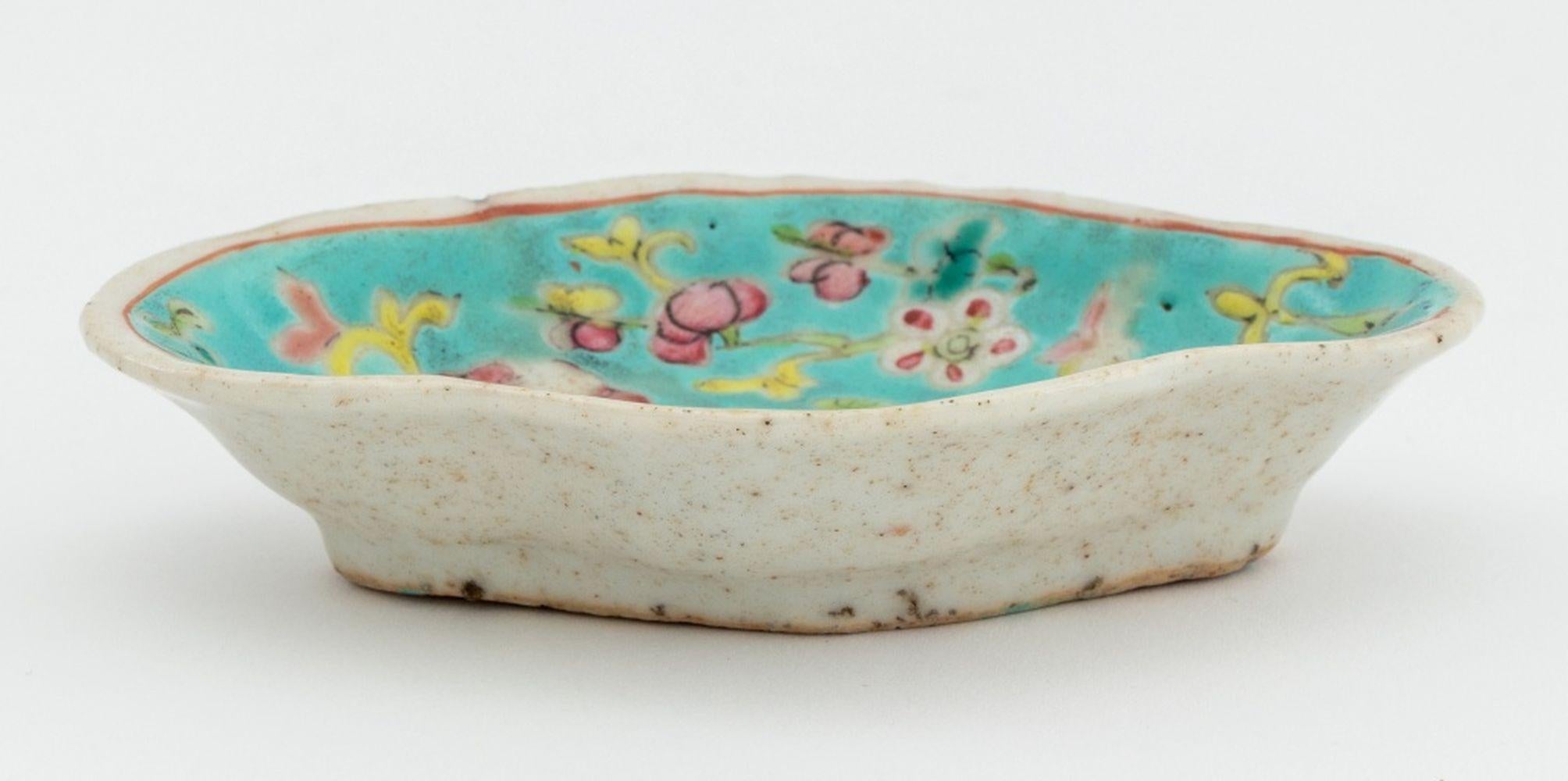 Chinese Famille Rose Glazed Porcelain Bowls, 4 For Sale 11