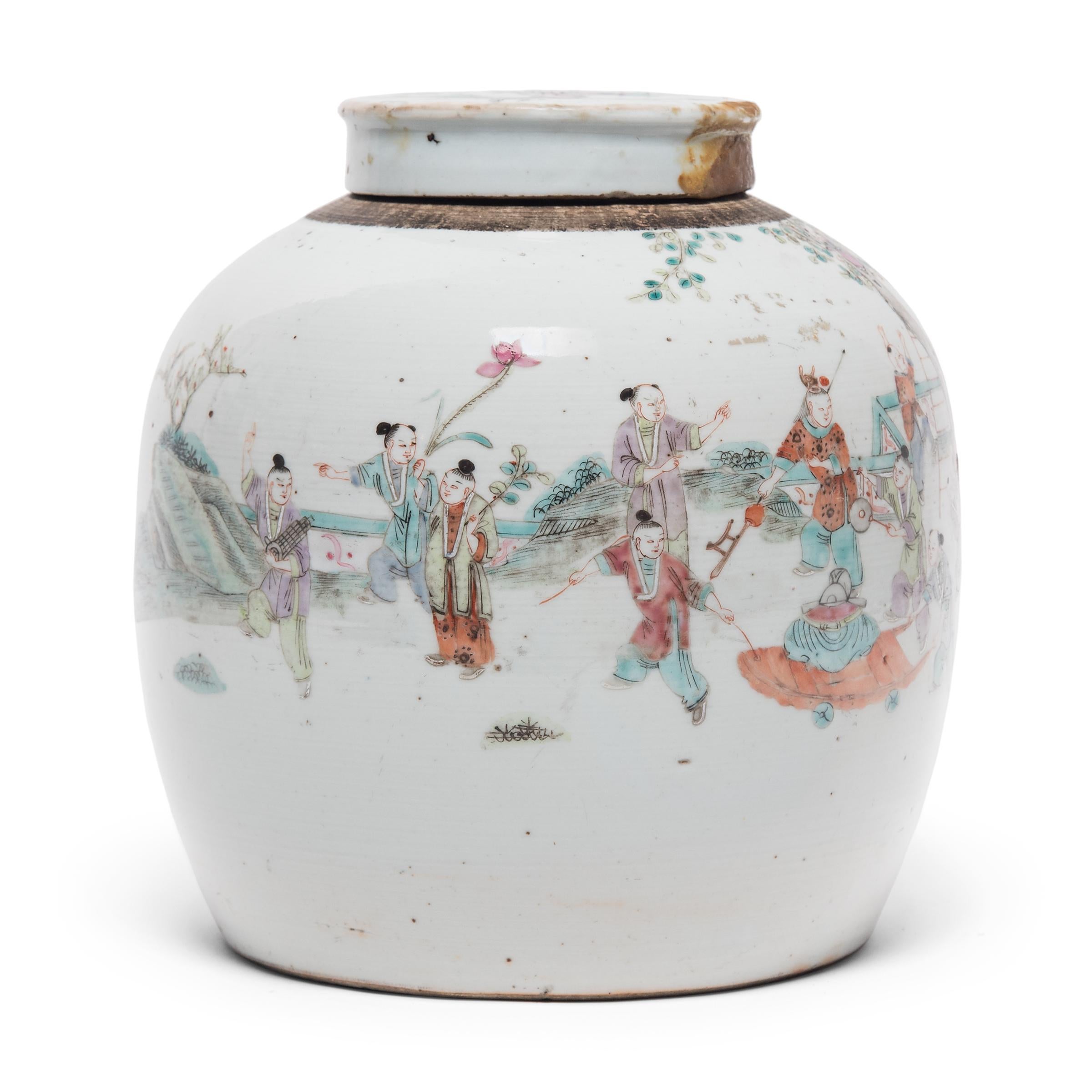 Chinese Famille Rose Jar with Children Playing, c. 1900 In Good Condition For Sale In Chicago, IL