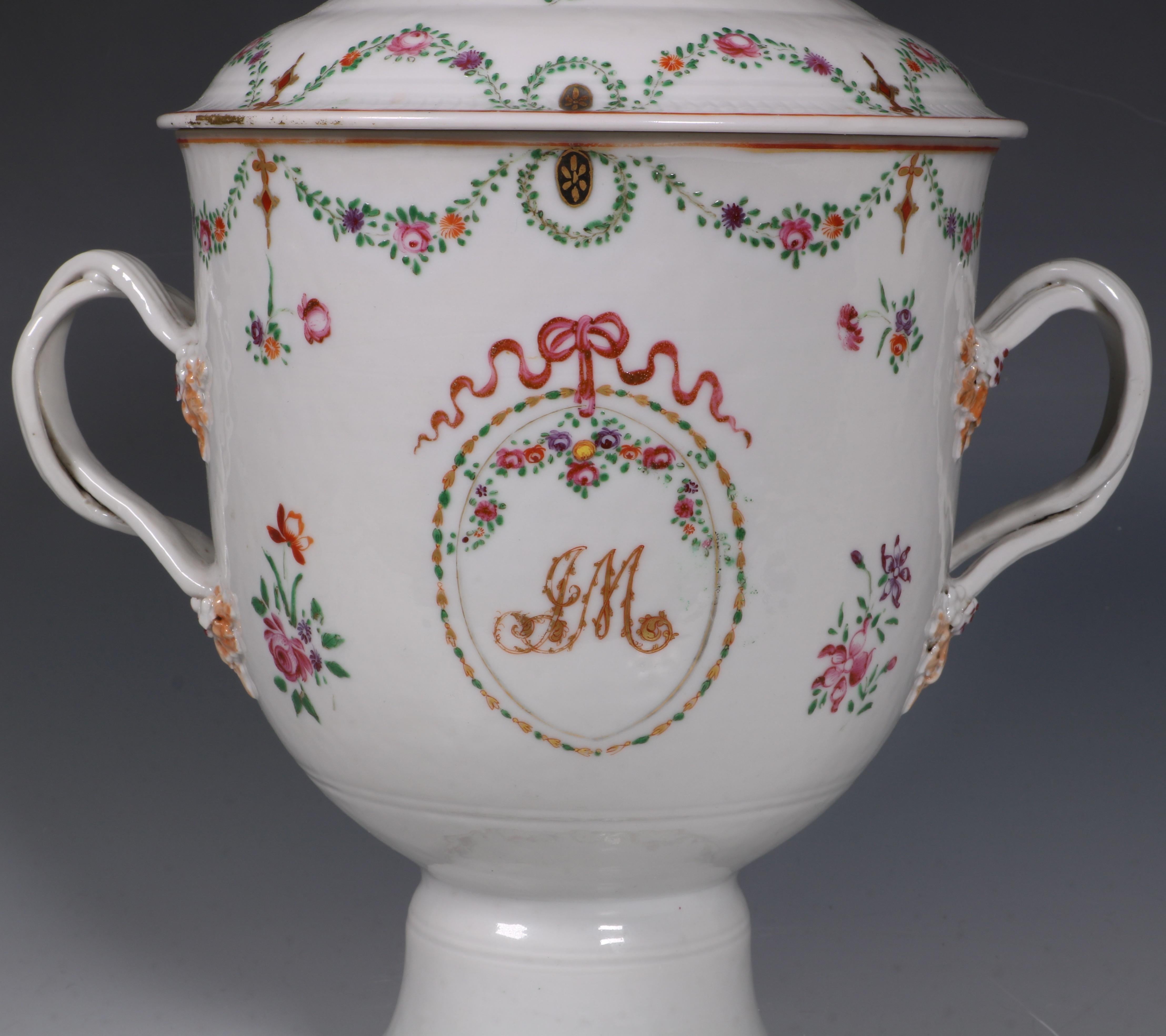 Chinese Export Porcelain Famille Rose Loving Cup and Cover Qianlong, circa 1790 For Sale 5