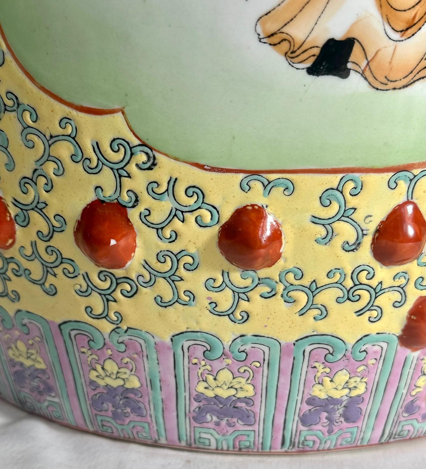 Siège de jardin en porcelaine chinoise Famille Rose. en vente 7