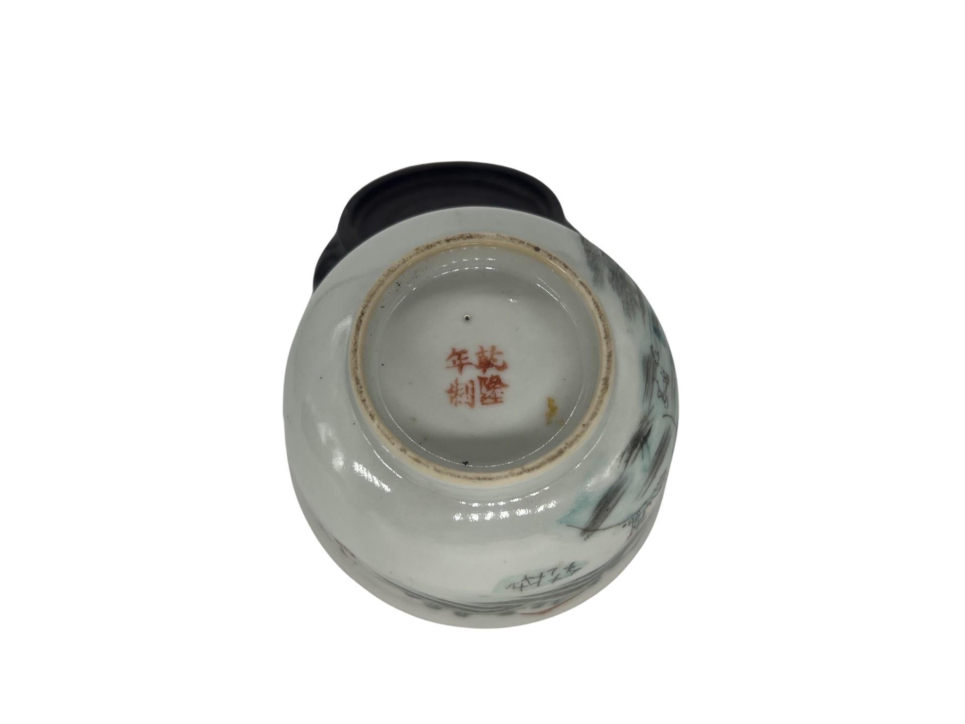 Chinois Bol d'histoire chinois en porcelaine Famille Rose marqué Hongxian en vente