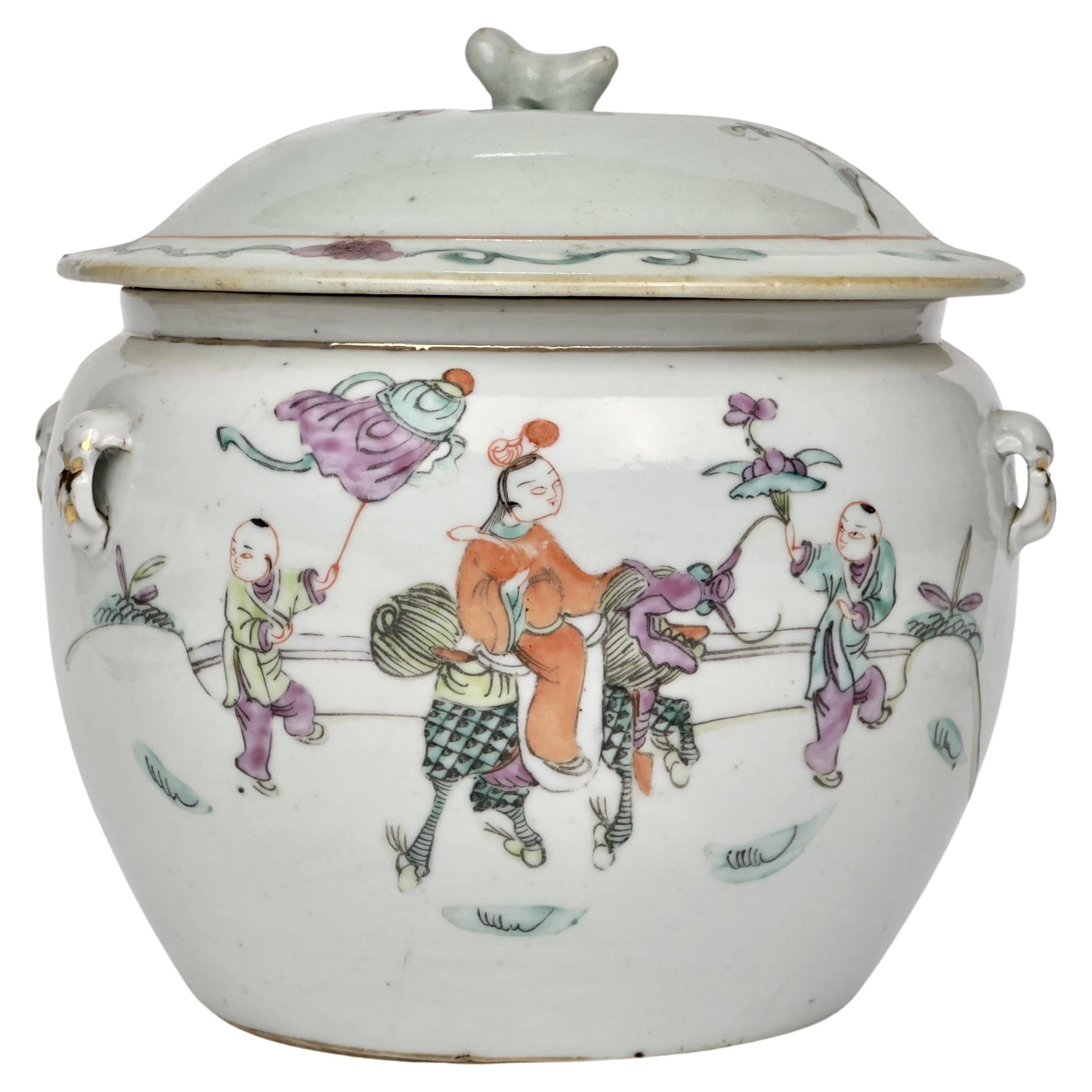 Chinese Famille Rose Porcelain Lidded Jar, Late Qing-Republic period