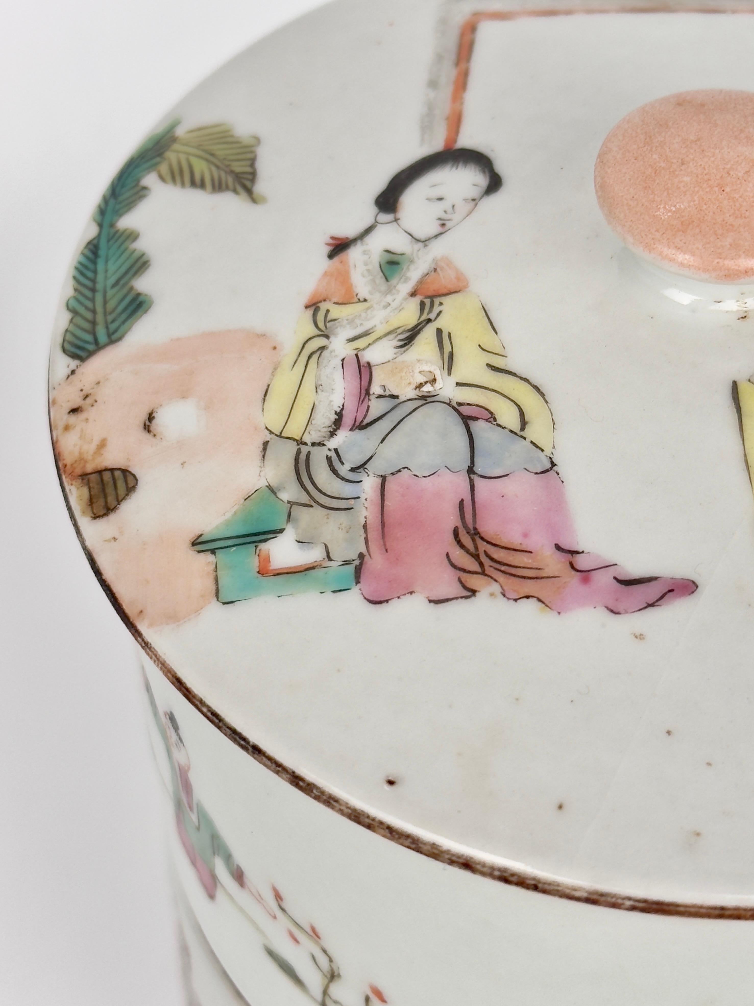 Chinese Famille Rose Porcelain Stacking Box, Late Qing Period 4