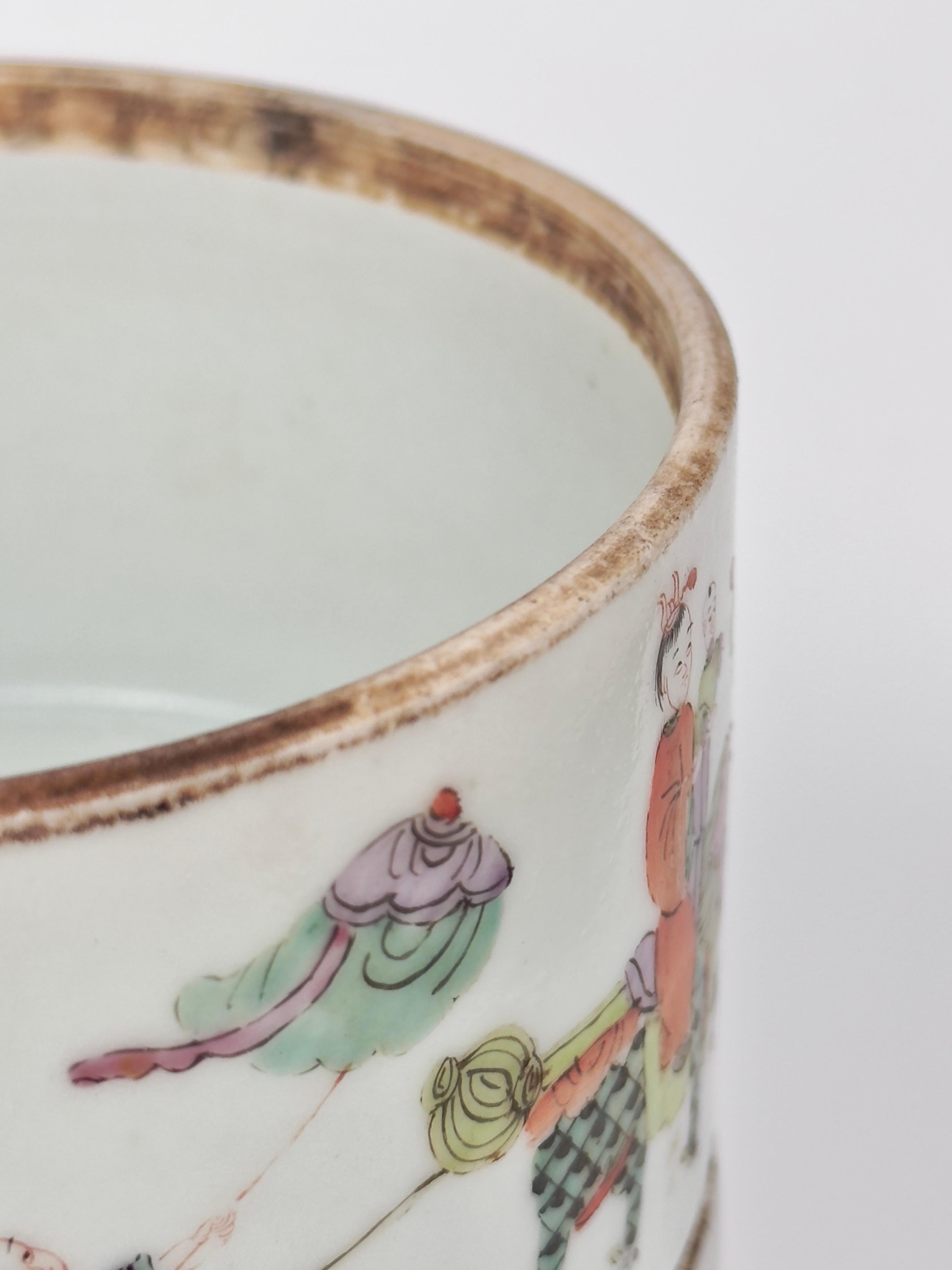 Chinese Famille Rose Porcelain Stacking Box, Late Qing Period 5