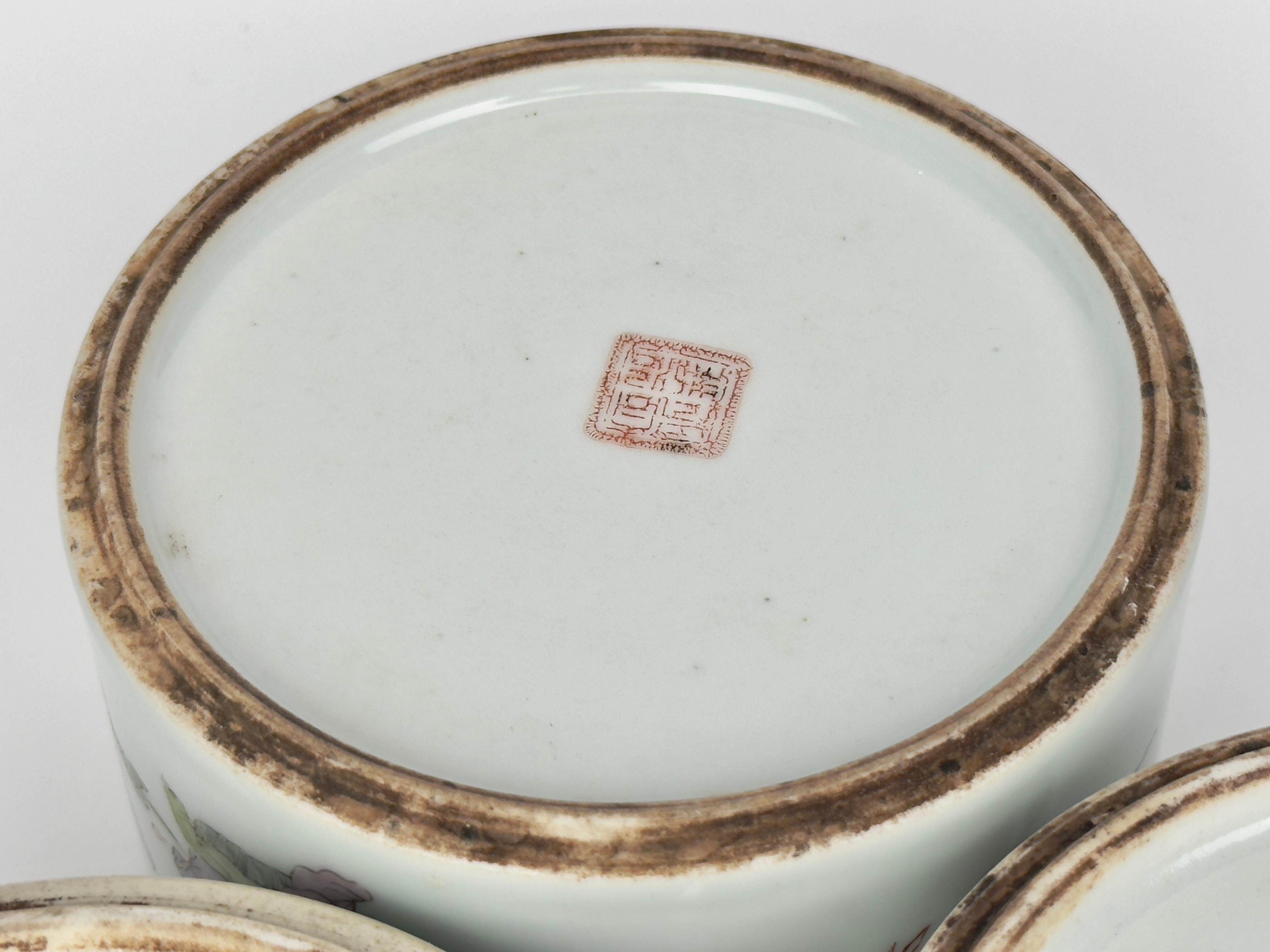 Chinese Famille Rose Porcelain Stacking Box, Late Qing Period 10