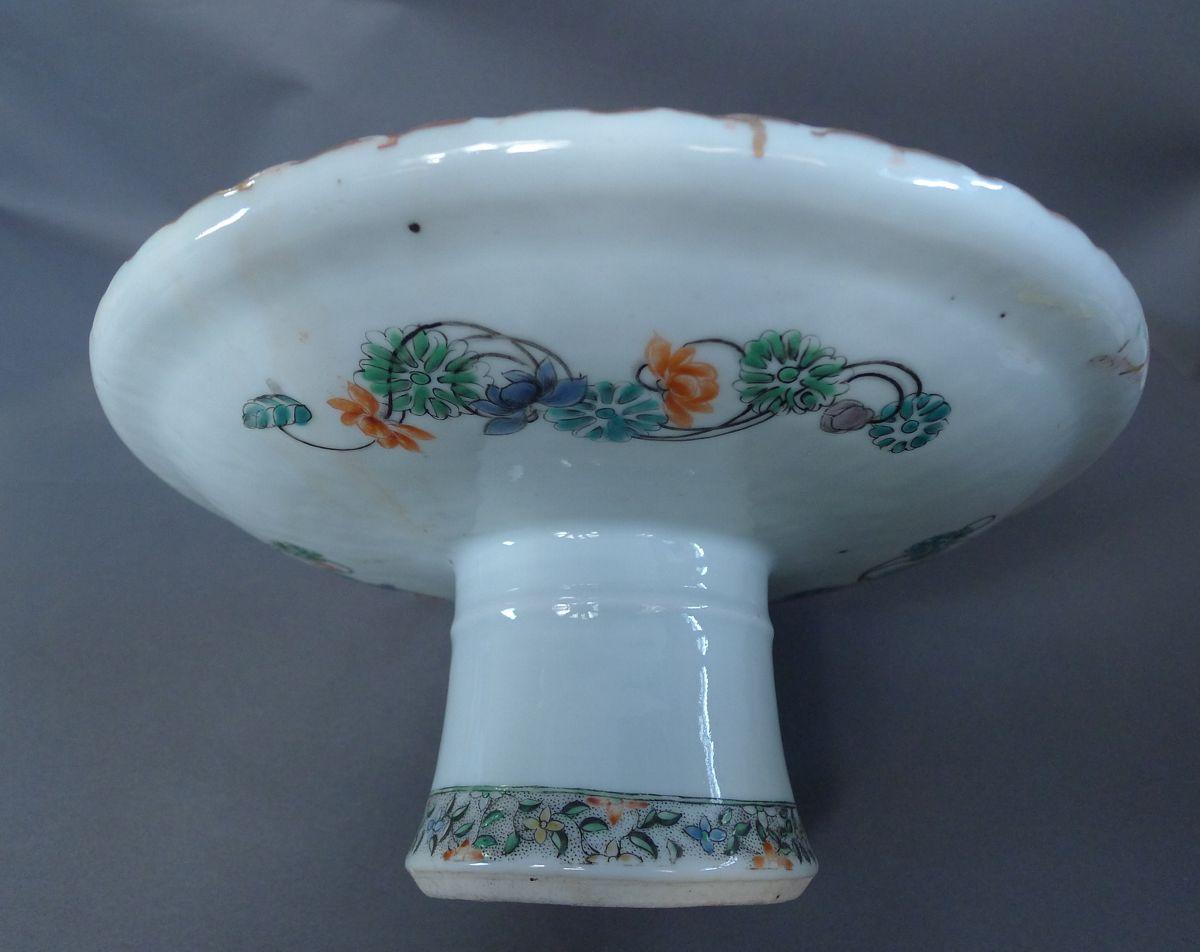 Chinese Famille Rose Porcelain Tarza, High Leg Plater, Tall Leg Charger, 1820s For Sale 12