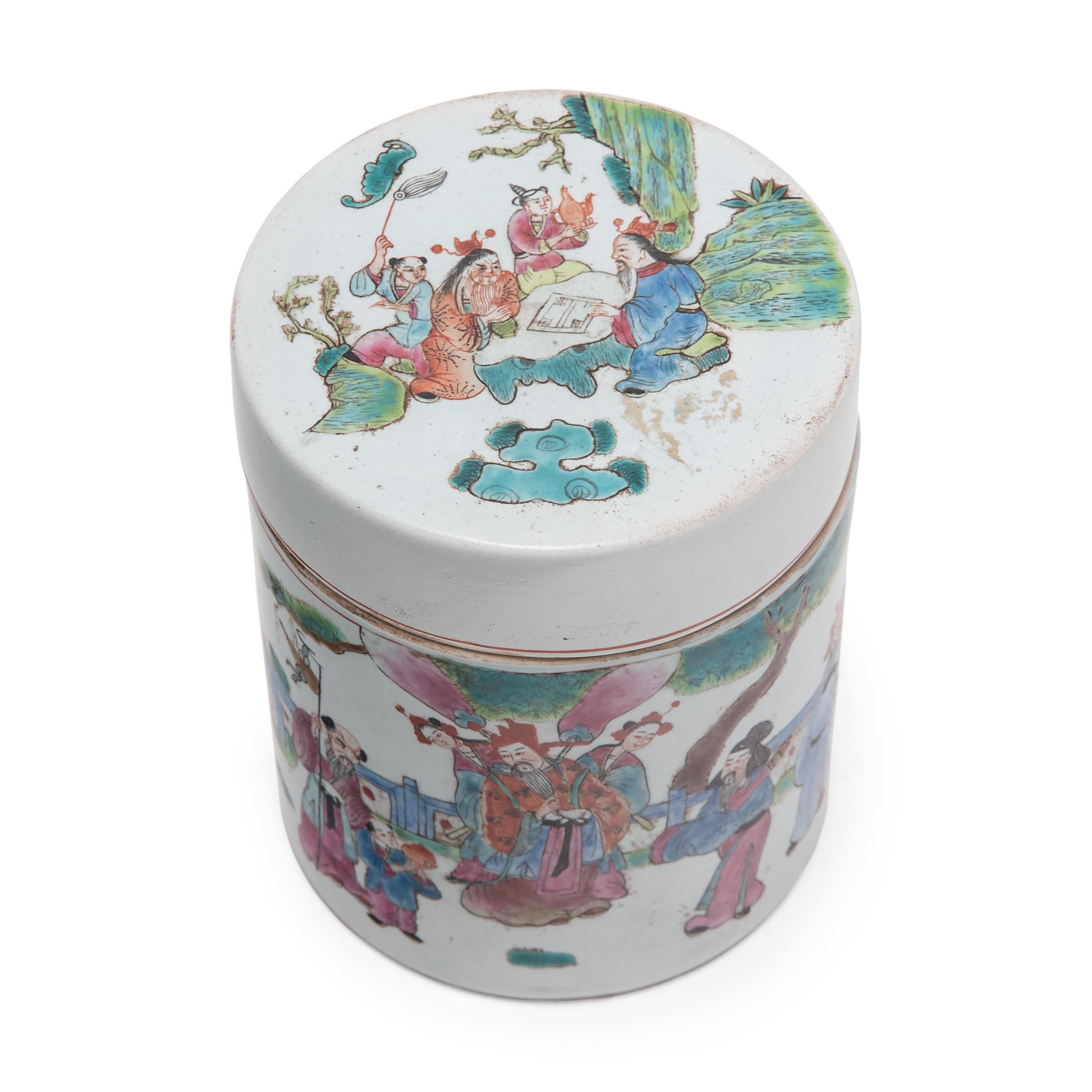 Chinese Famille Rose Sanxing Tea Leaf Jar, c. 1900 In Good Condition In Chicago, IL