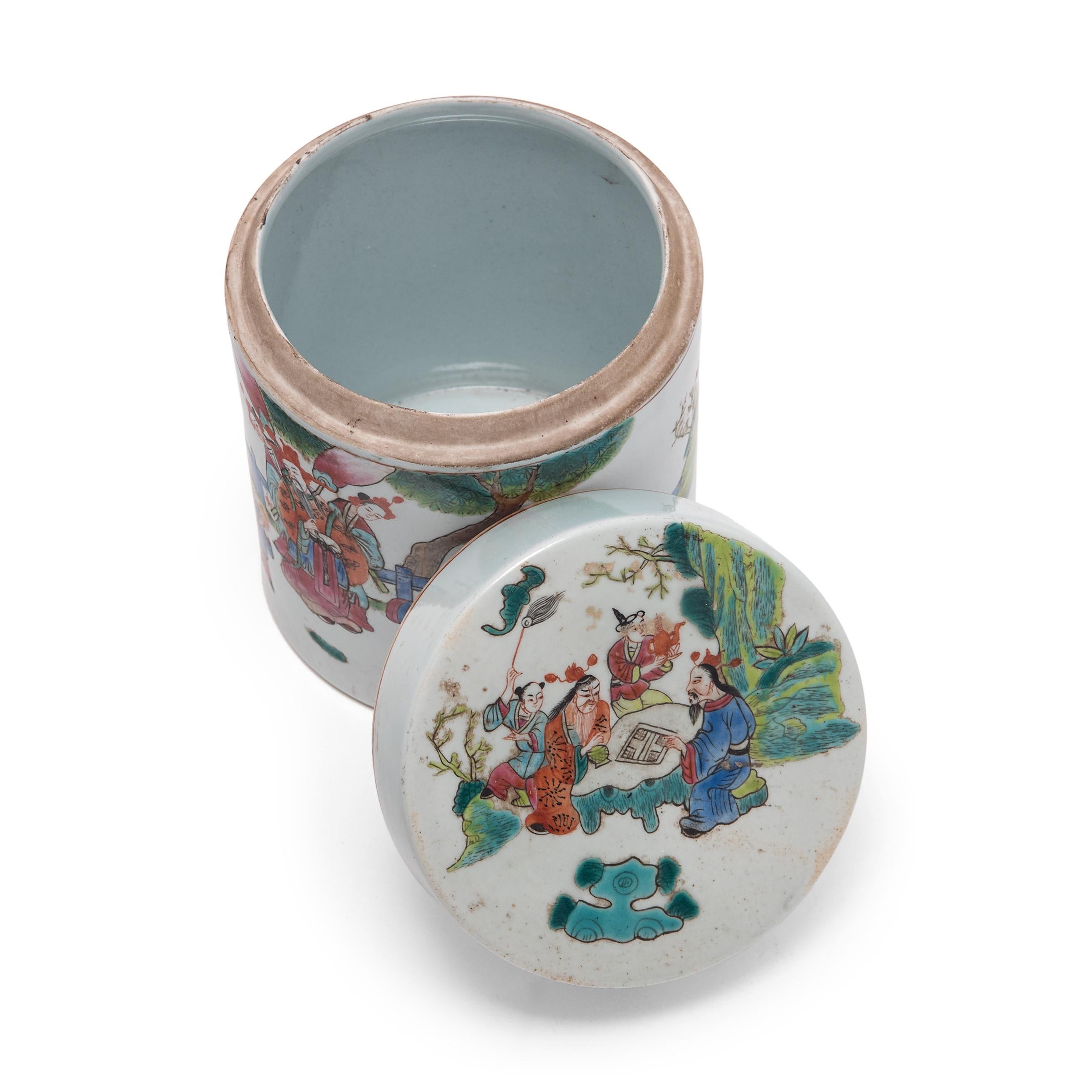 Chinese Famille Rose Sanxing Tea Leaf Jar, c. 1900 In Good Condition In Chicago, IL