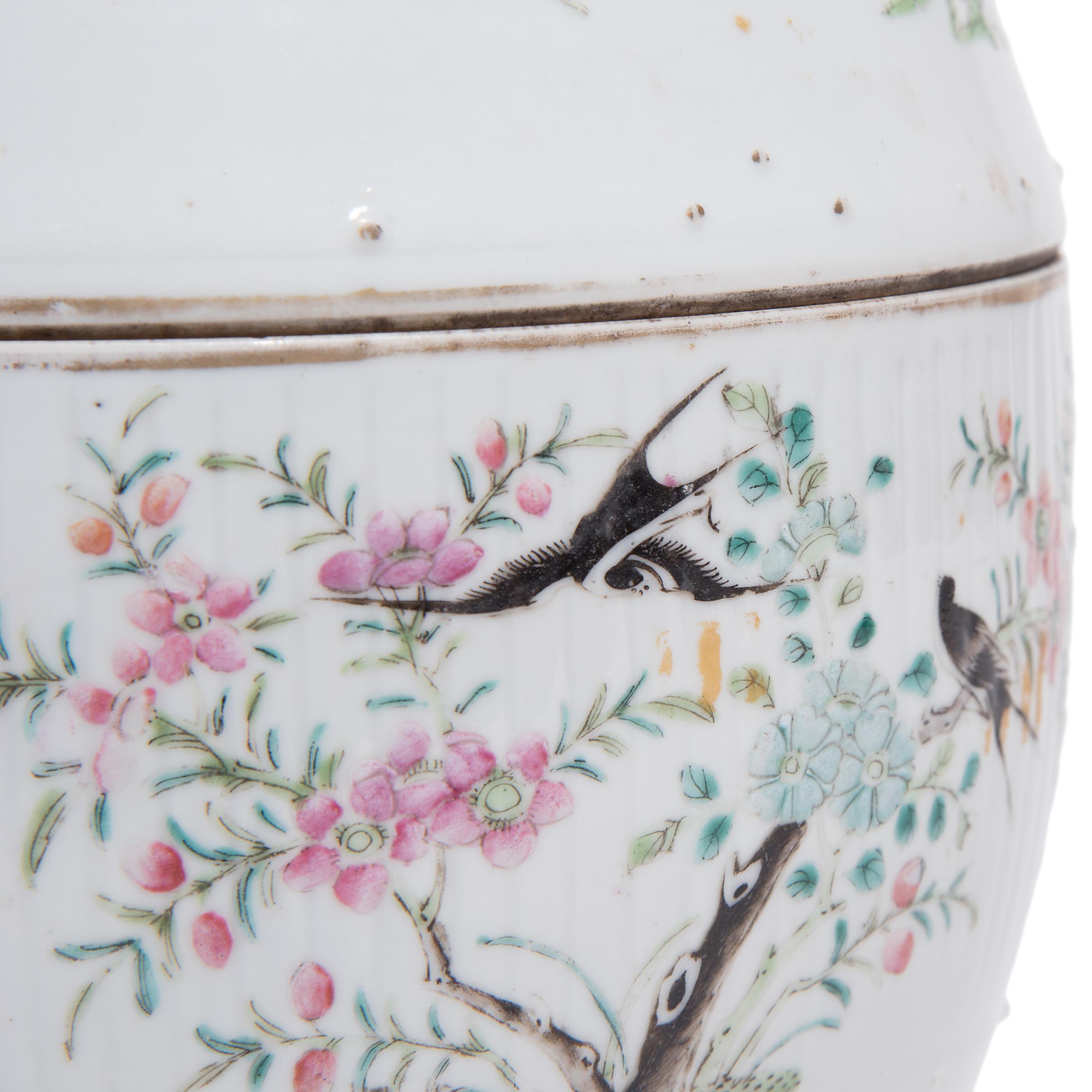 Chinese Famille Rose Soup Tureen with Garden Scene, c. 1900 1