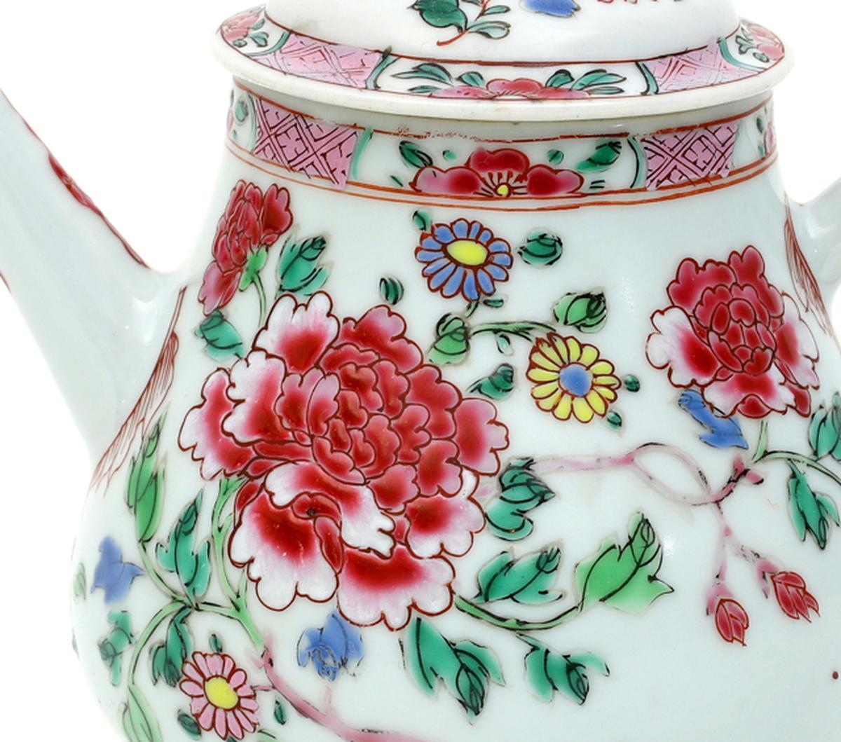 Chinese Famille Rose Teapot, Yongzheng Period (1723–1735)

Dimensions: Height: 13 cm (5.1 in)   Diameter (widest): 9 cm (3.6 in)
Materials & Technique: Hard-paste porcelain, hand-painted in vibrant famille rose palette

Description:
An exquisite