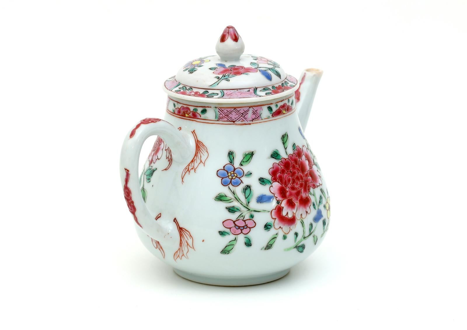 18th Century Chinese Famille Rose Teapot, Yongzheng Period (1723–1735) For Sale
