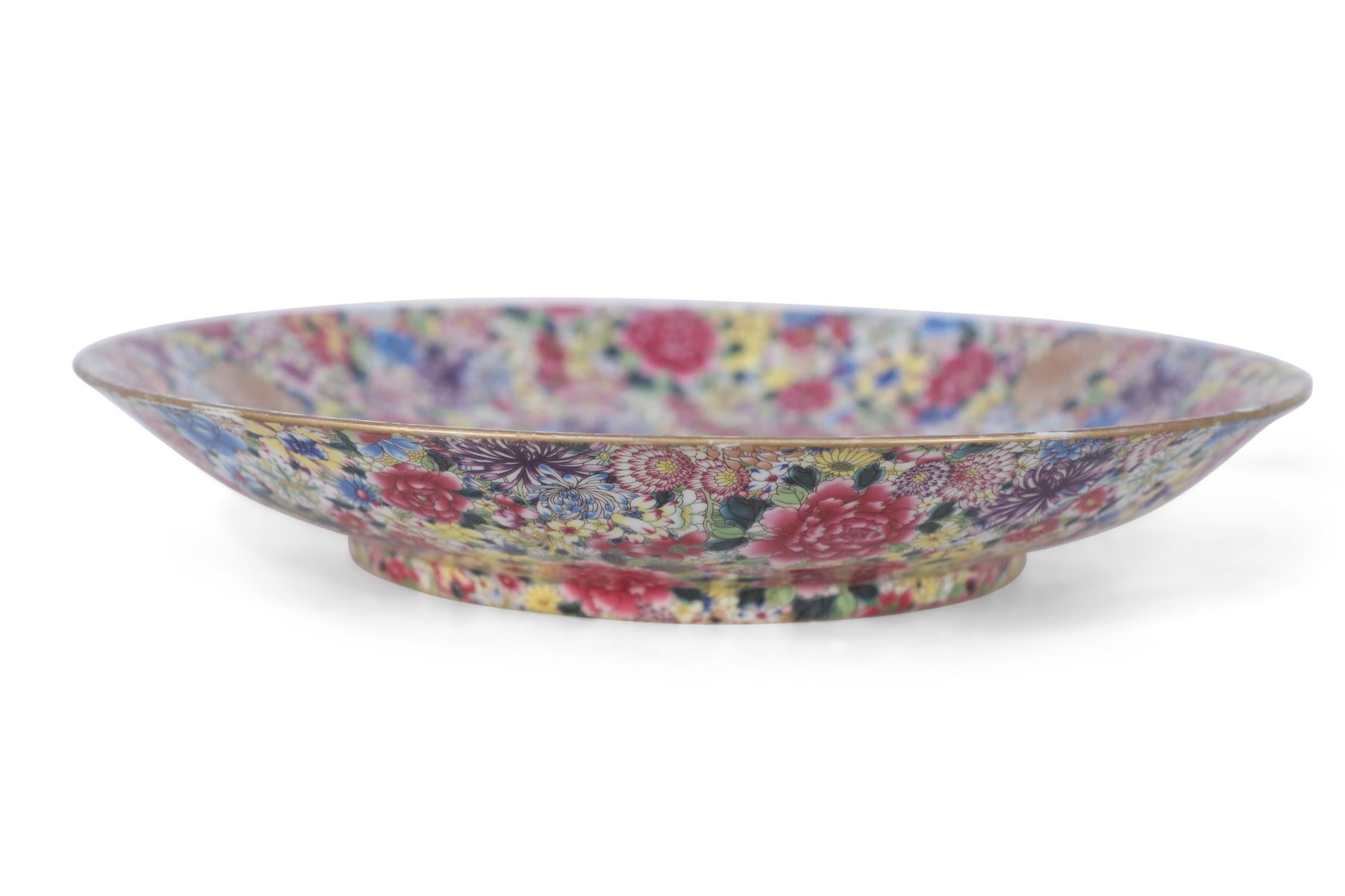 Centre de table chinois Famille Rose Thousand Flower Pattern en porcelaine peu profonde en vente 1