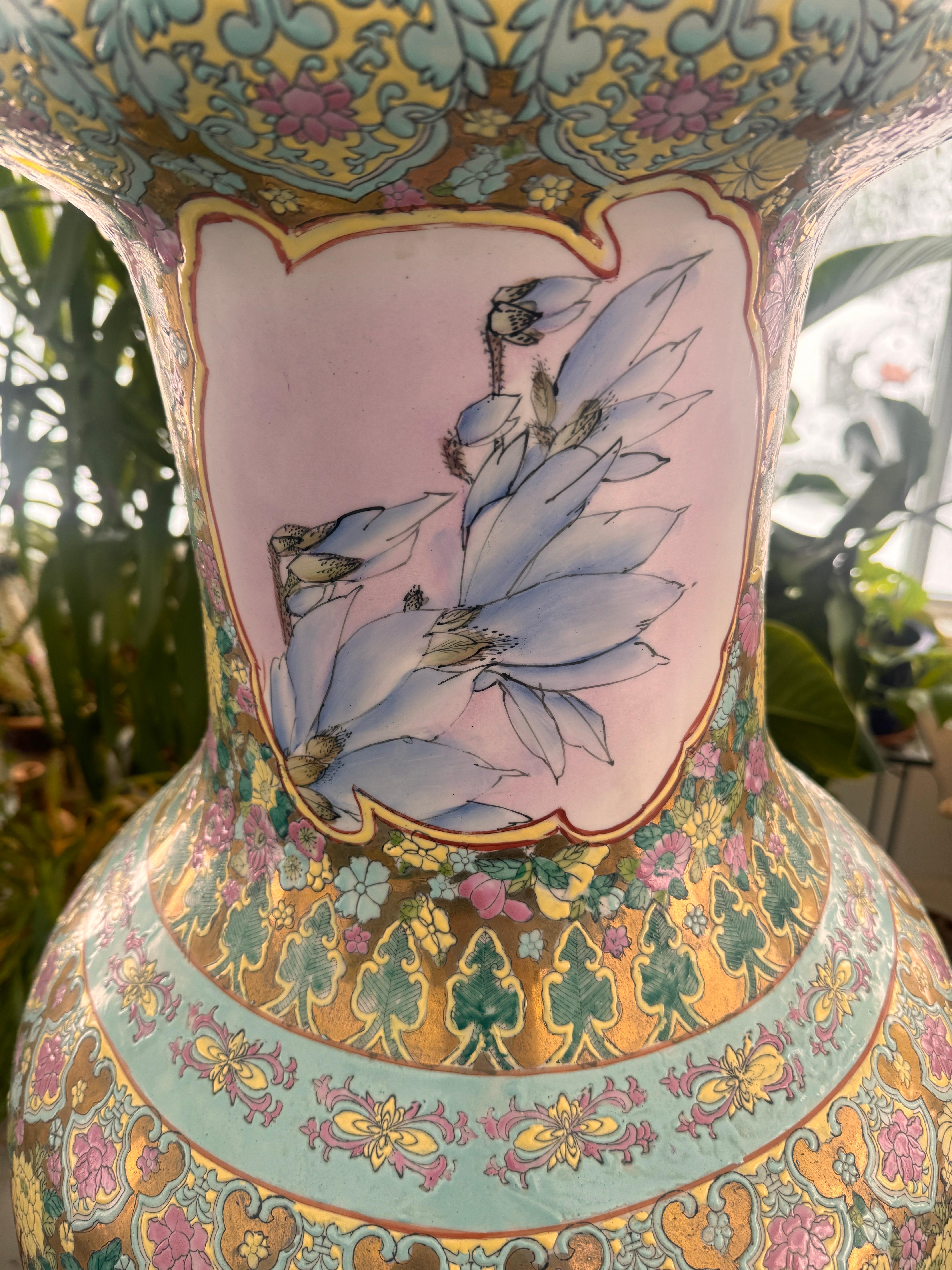 Chinese Famille Rose Vase Floral 49