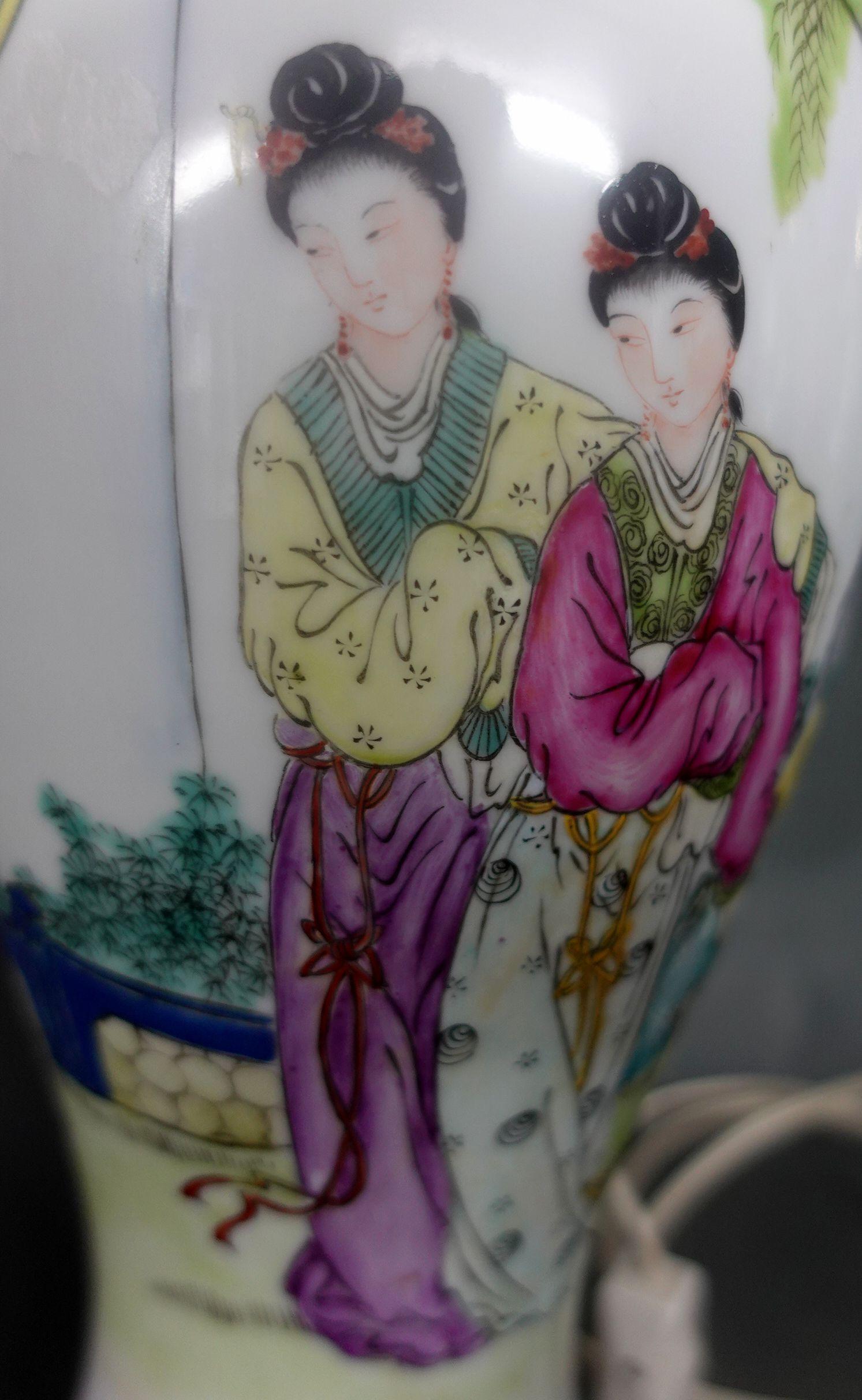 Chinesische Famille-Rose-Vase als Lampe montiert im Angebot 2