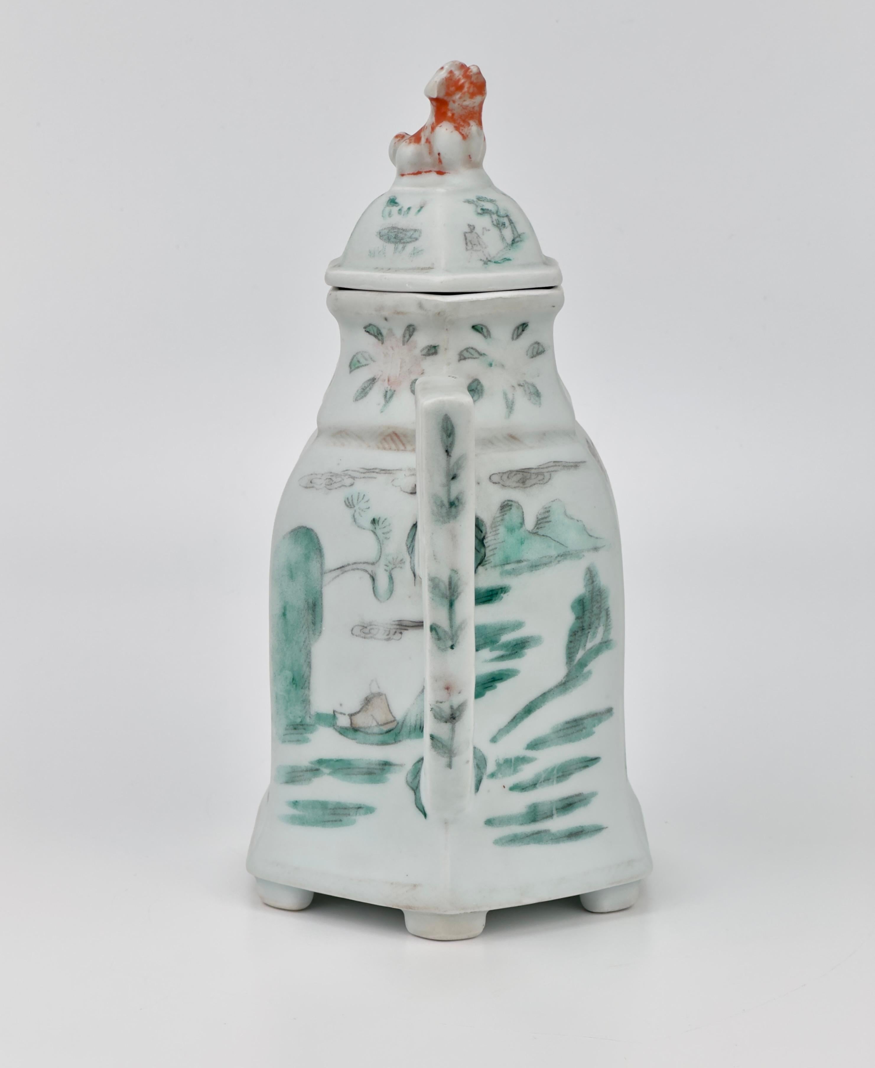 Splendida rosa di famiglia dipinta con fiori e scenari e brocca in ceramica della dinastia Qing. Estratto da un carico sott'acqua.

Questo pezzo risale alla prima dinastia Qing e non è chiaro se sia di epoca Yongzheng o Kangxi. A giudicare dai