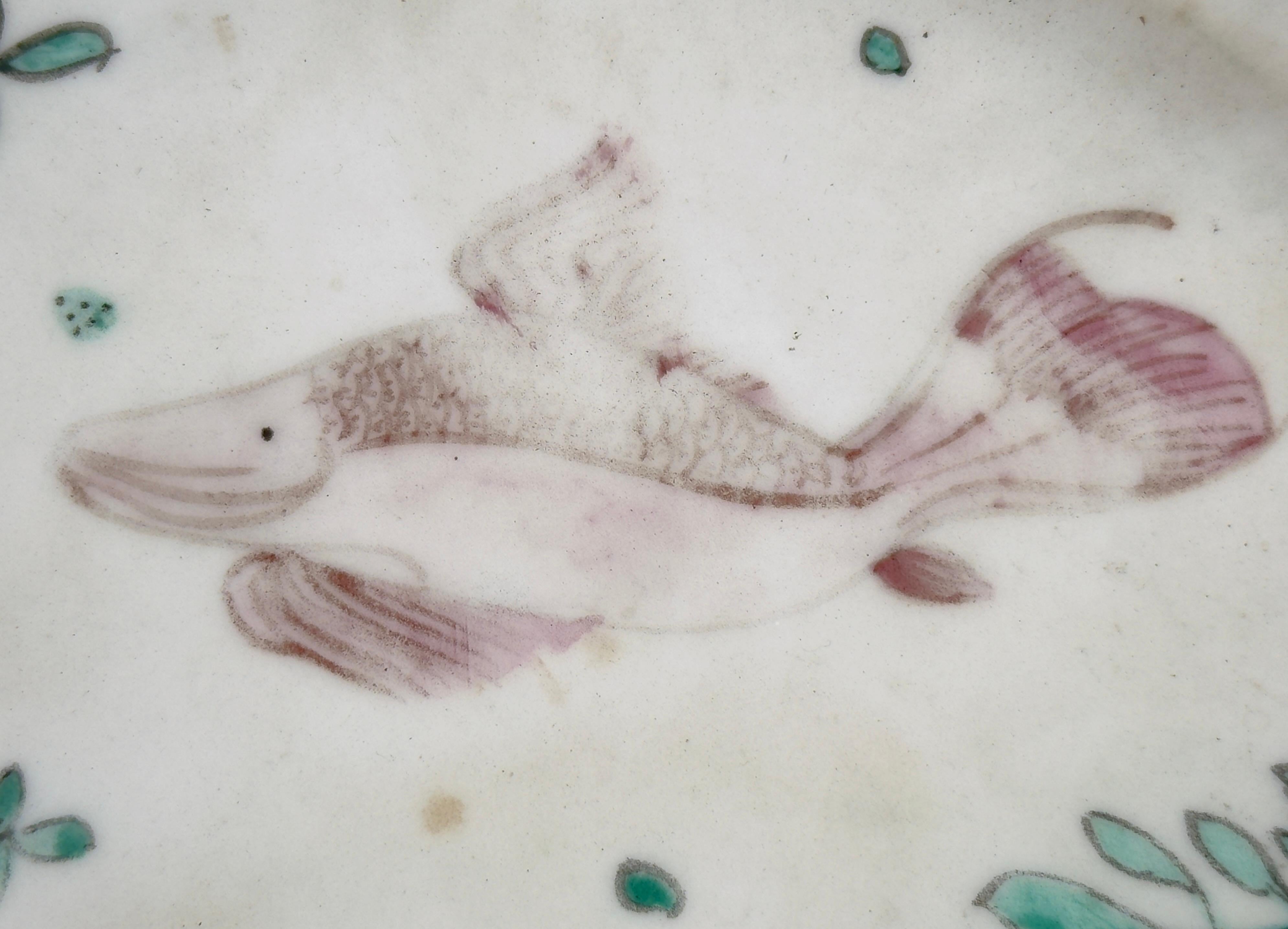 Chinese Famille Rose/Verte 'Fish' Dish, Qing Dynasty For Sale 5