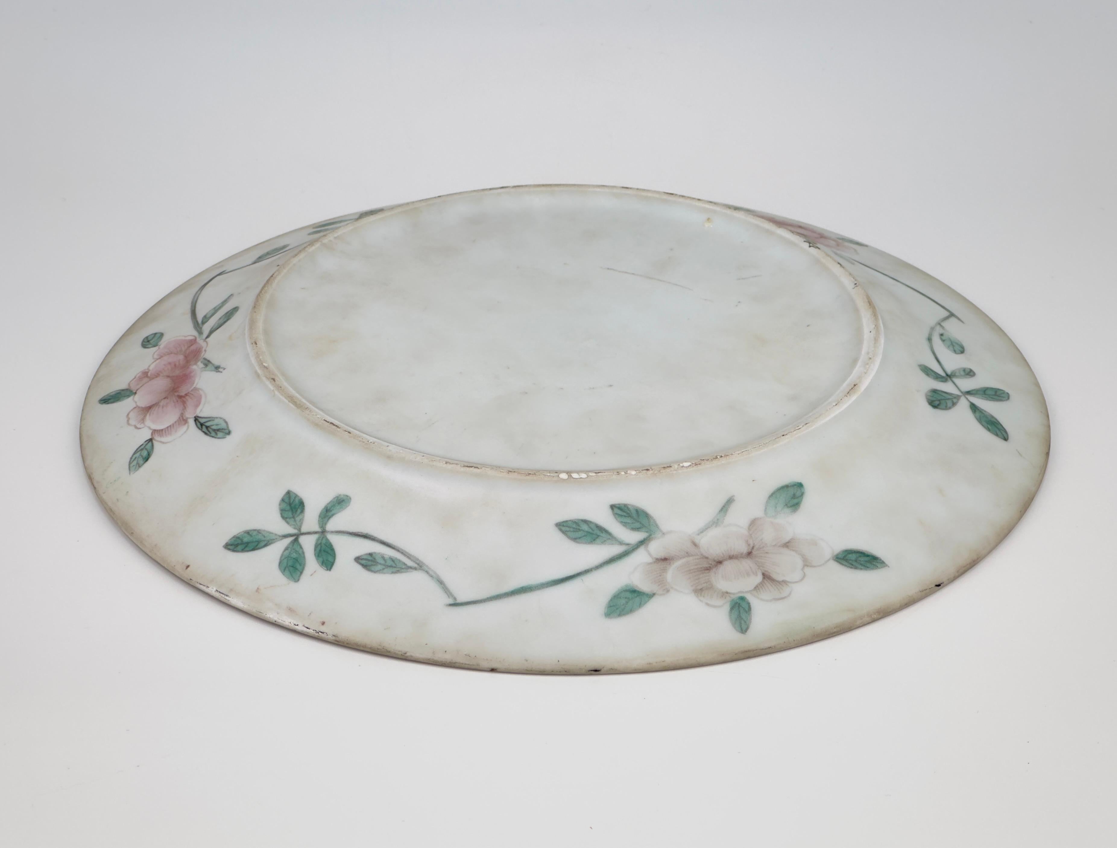 Chinese Famille Rose/Verte 'Fish' Dish, Qing Dynasty In Good Condition For Sale In seoul, KR