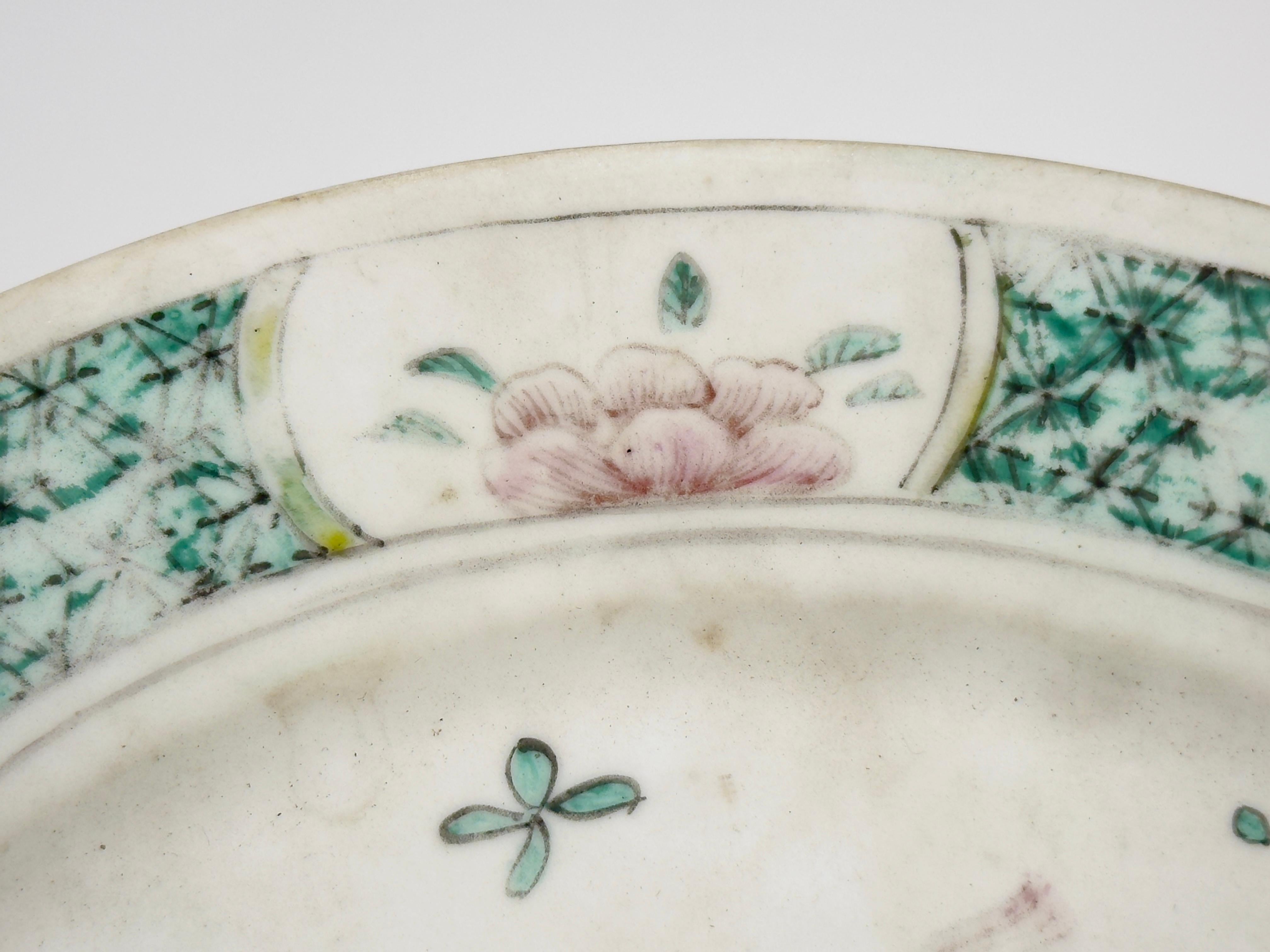 Chinese Famille Rose/Verte 'Fish' Dish, Qing Dynasty For Sale 2
