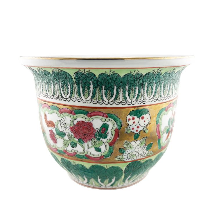 20ième siècle Jardinière chinoise en famille verte pour pak-choï avec accents dorés, style Qing en vente
