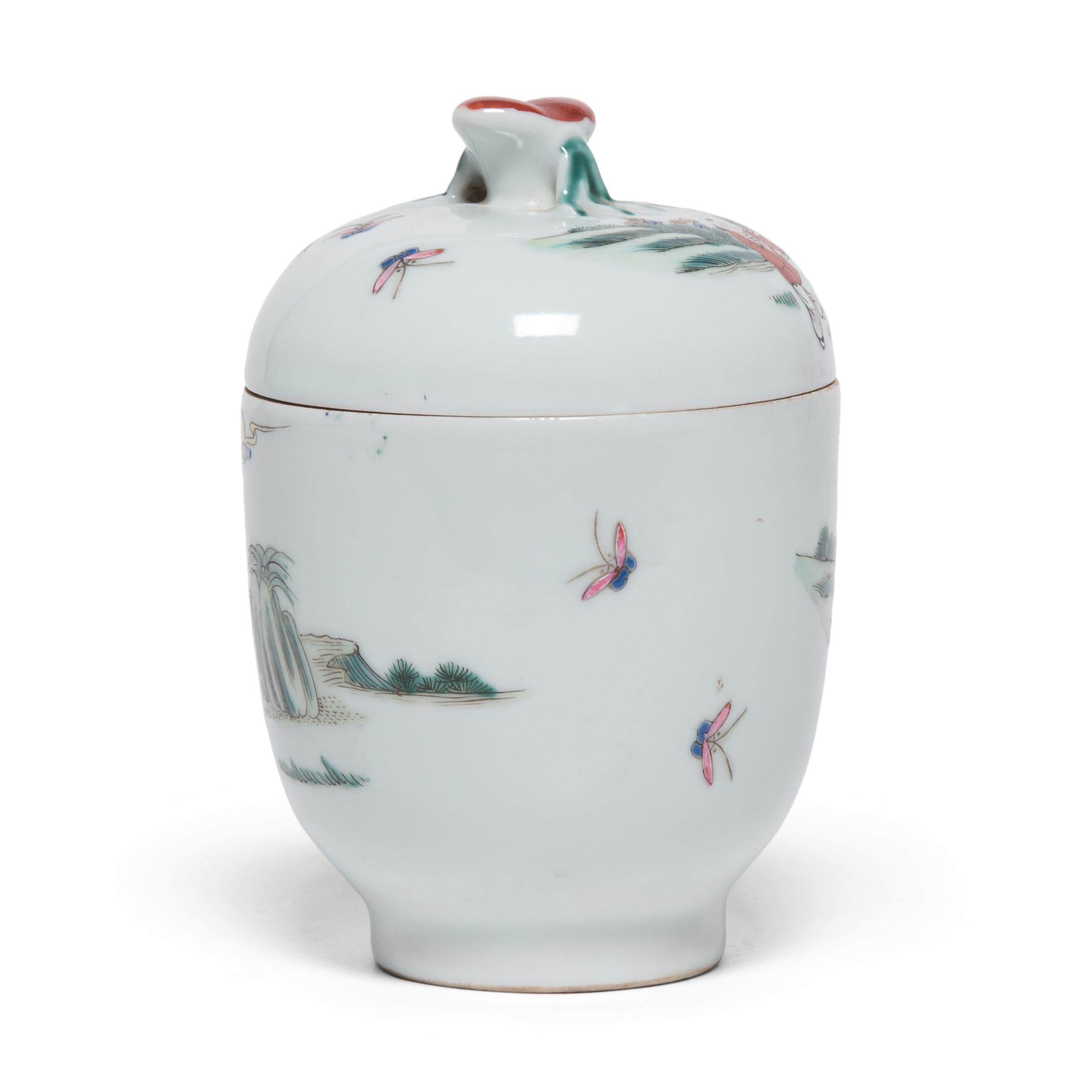 Chinese Famille Verte Jar with Horseback Procession In Good Condition For Sale In Chicago, IL