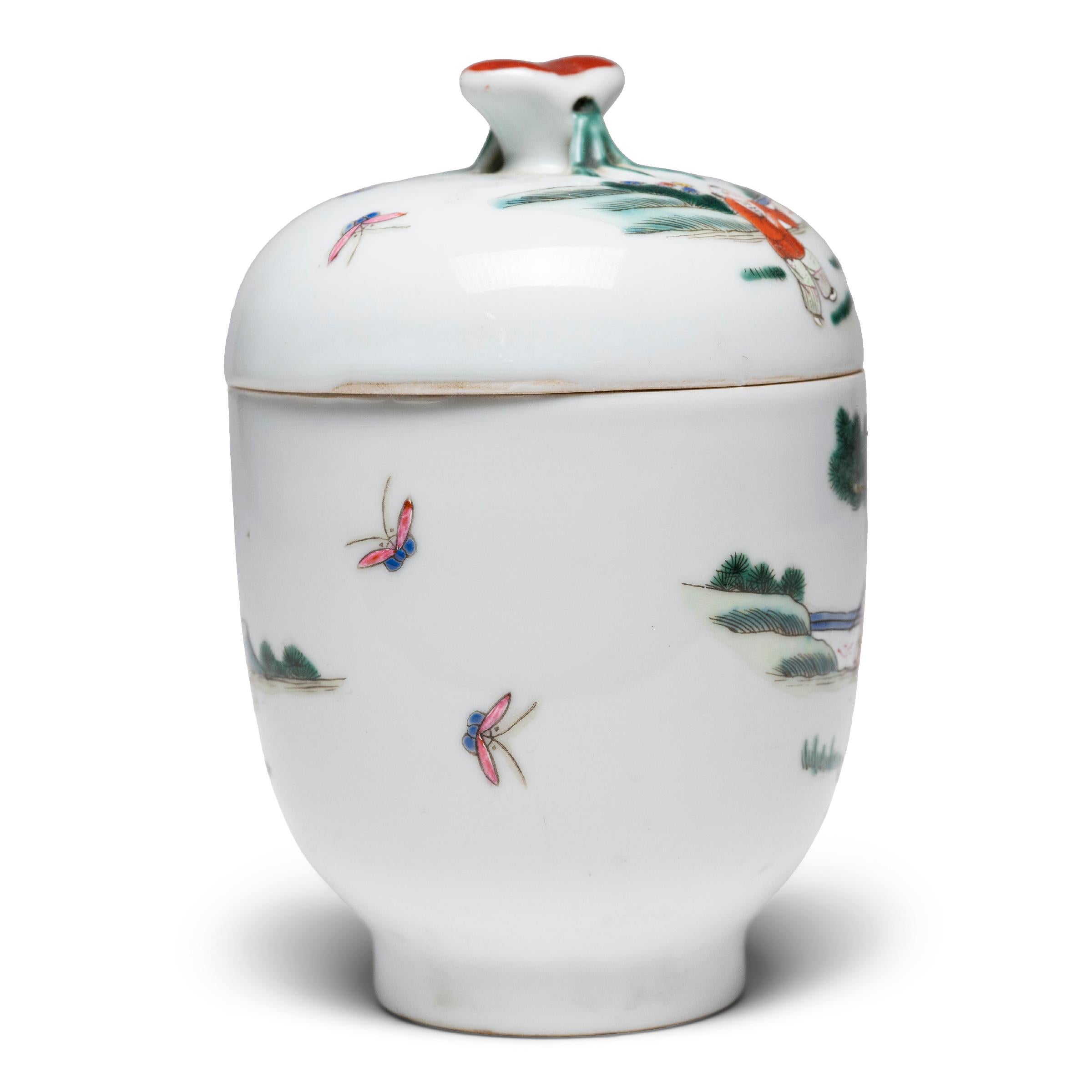 Chinese Famille Verte Jar with Horseback Procession In Good Condition In Chicago, IL