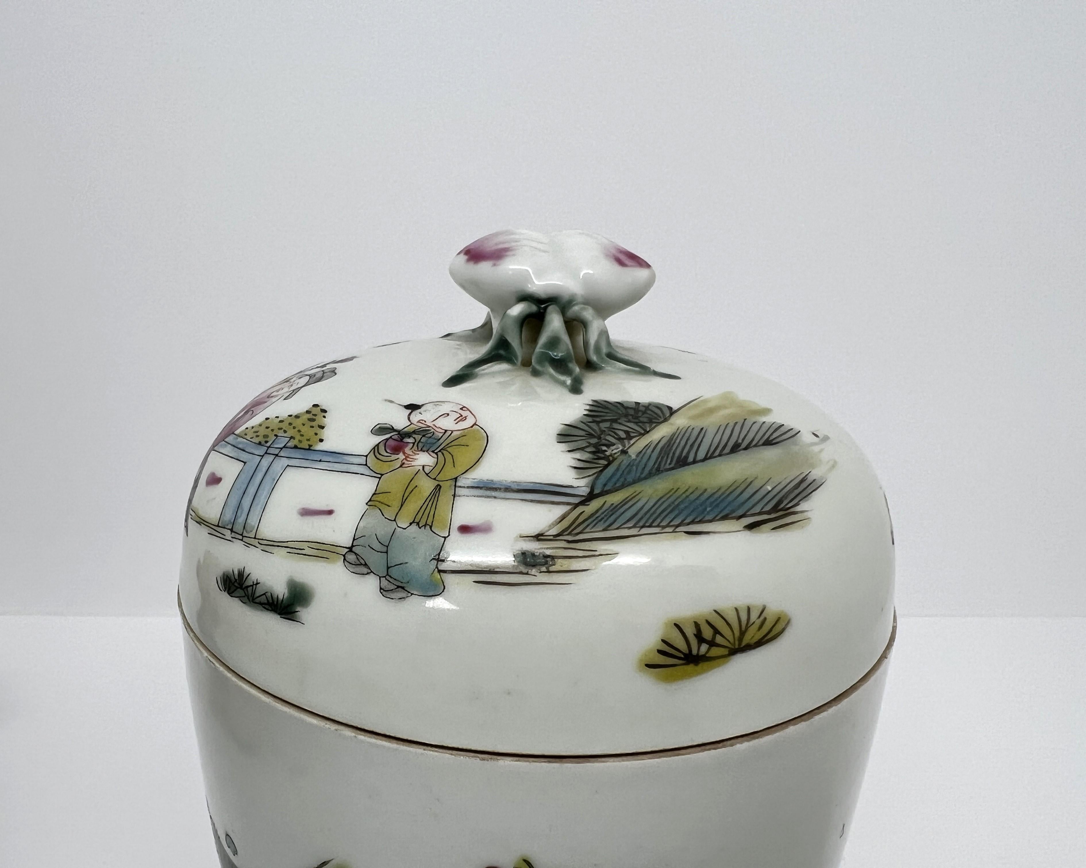 Ceramic Chinese Famille Verte Jar with Horseback Riding, Qing Period, Tongzhi Era For Sale