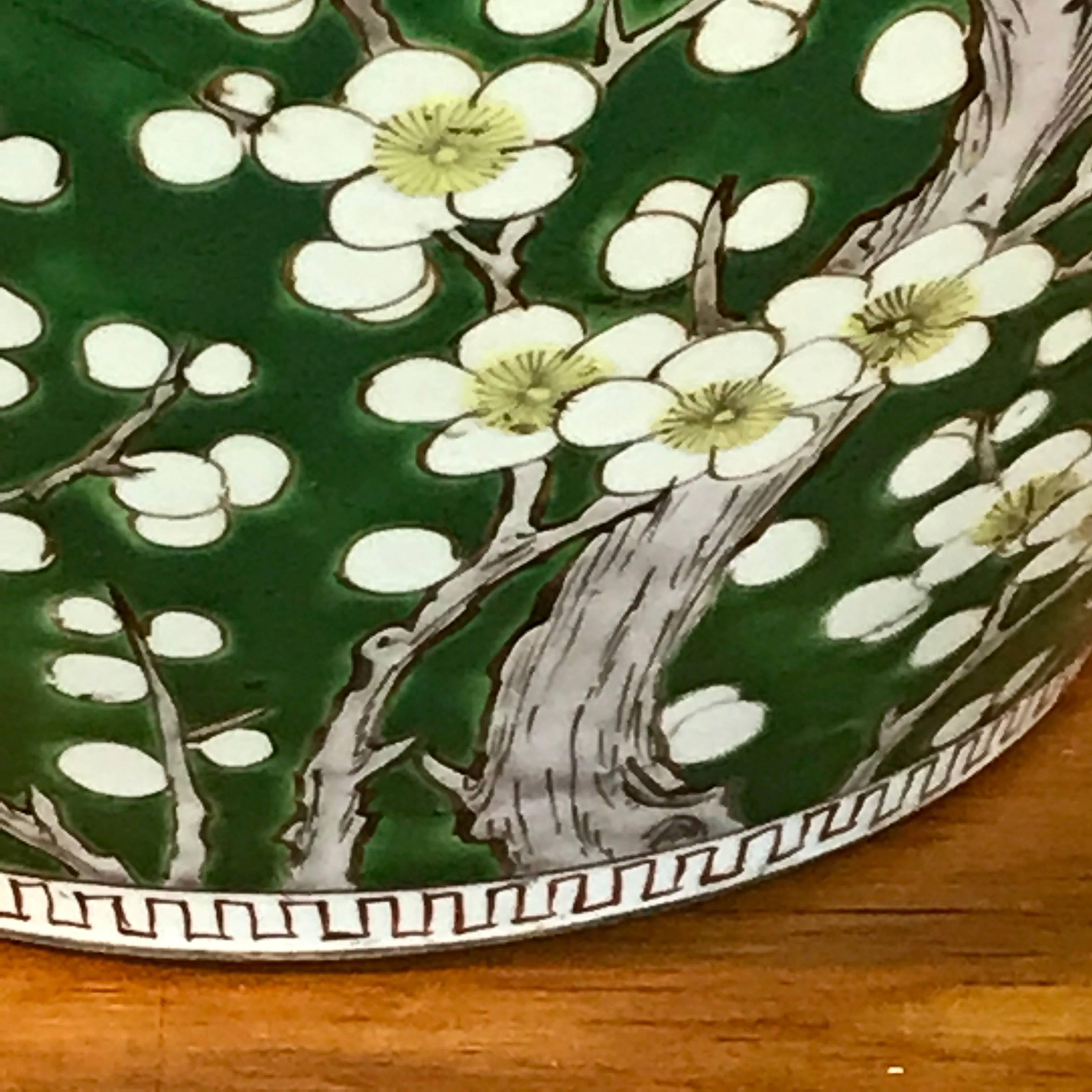 Exportation chinoise Jardinière chinoise de la famille Verte avec fleurs de cerisier, en vert