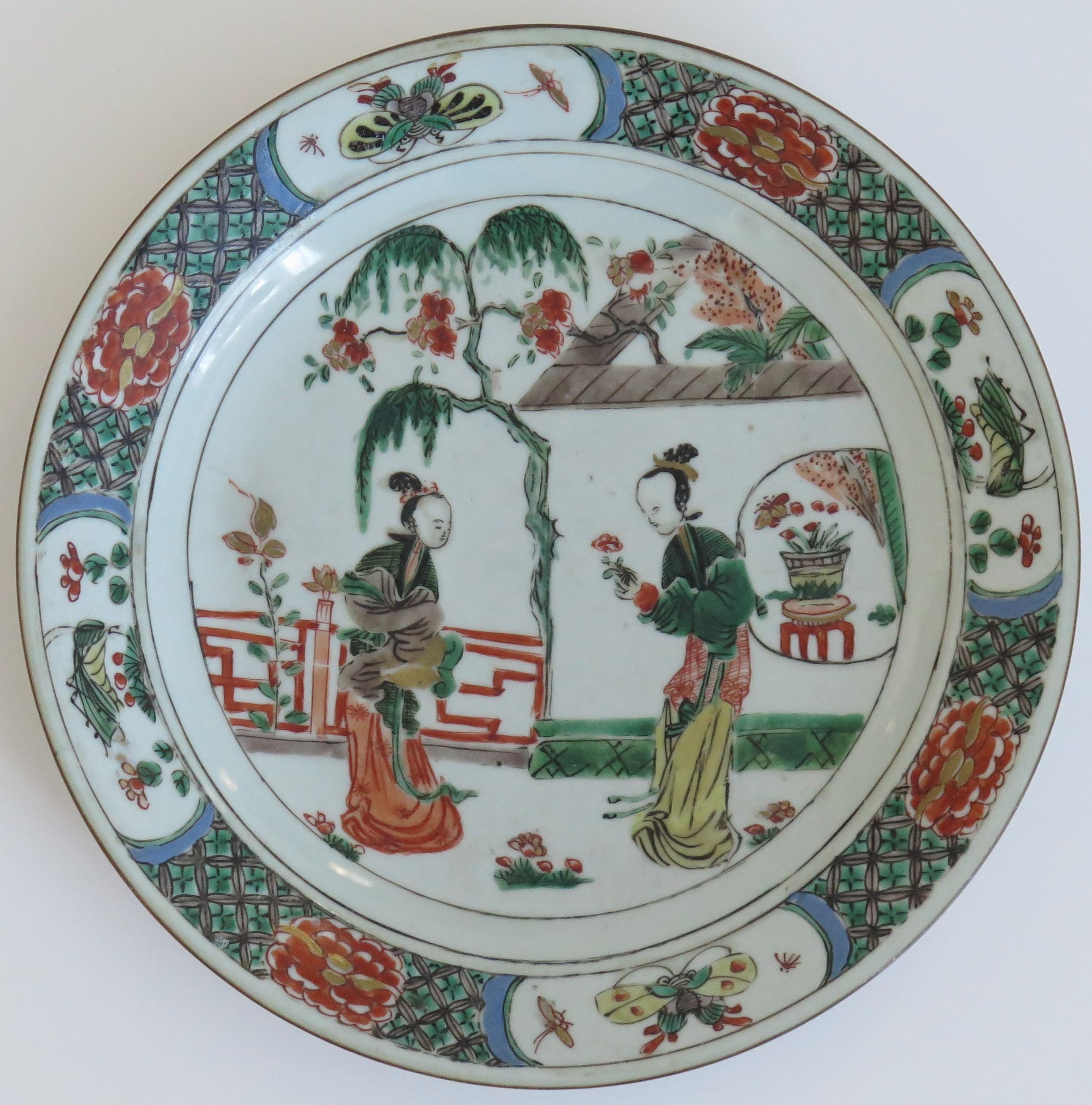 This is a very beautifully hand painted Chinese porcelain 