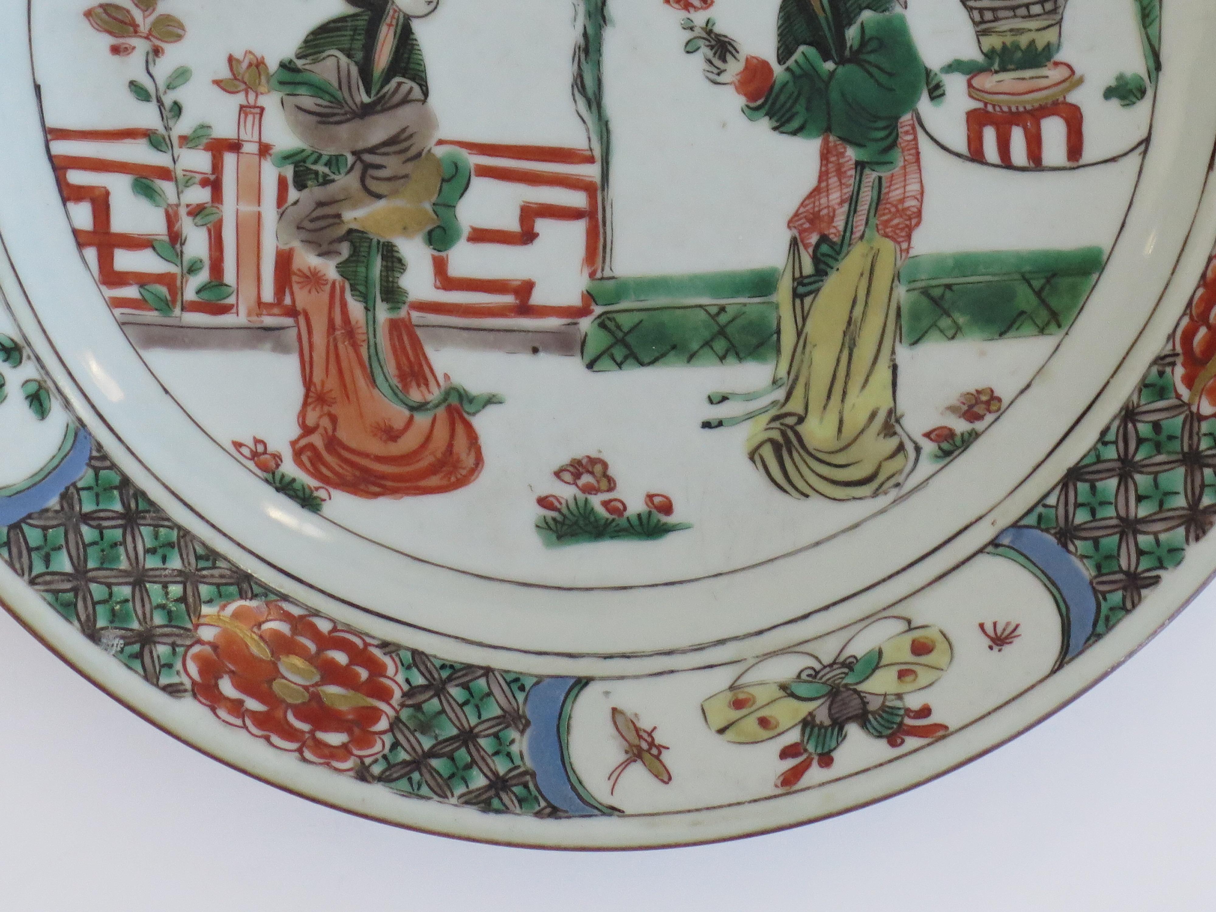 Peint à la main Longue assiette en porcelaine célébrée chinoise Eliza pour femmes, Kangxi, vers 1690 en vente
