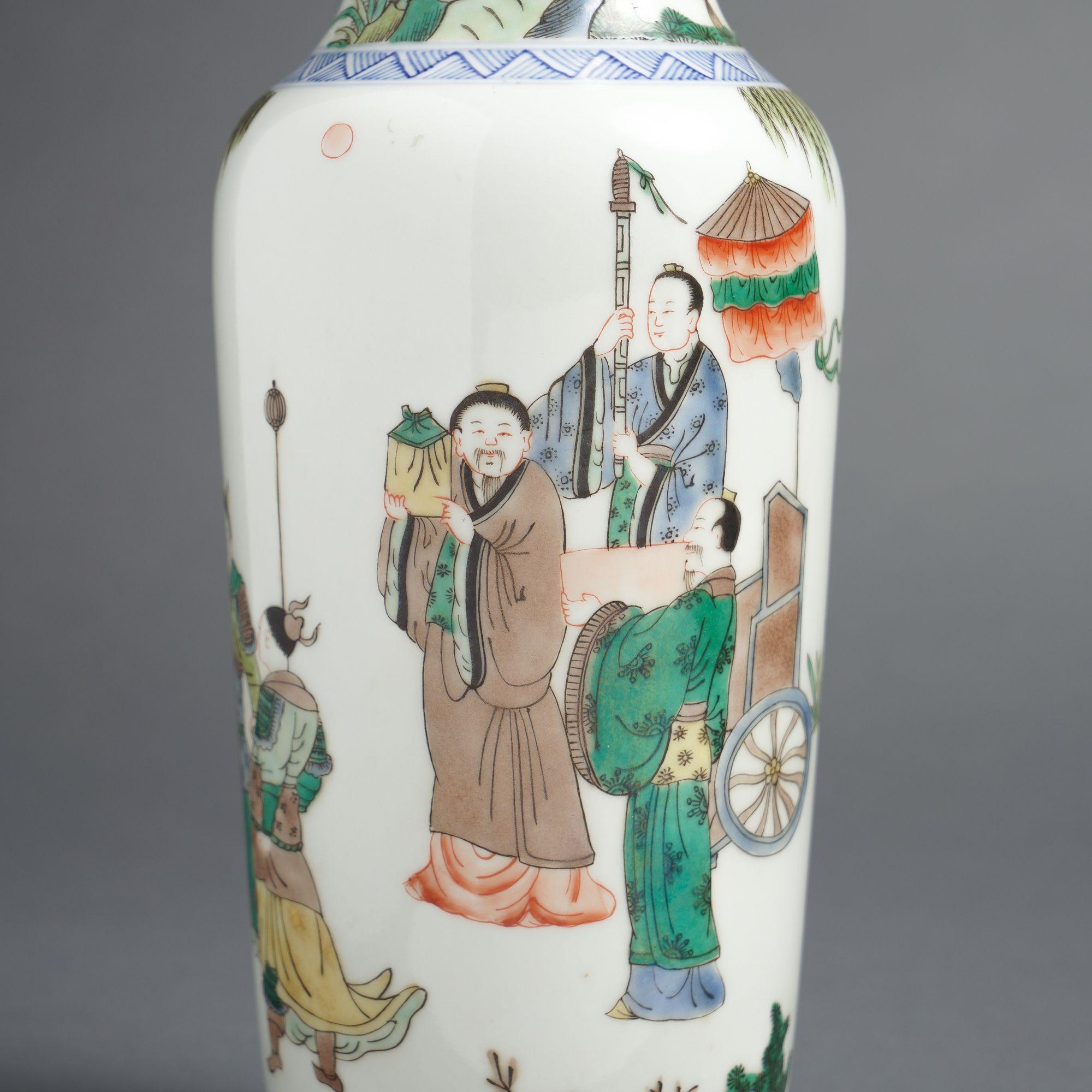 Chinese Famille Verte porcelain vase, 1911-1948 For Sale 5