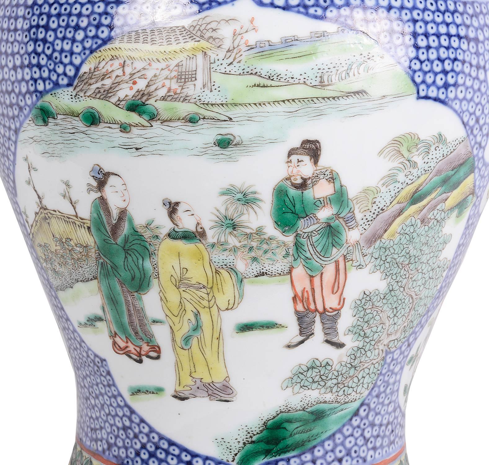 Peint à la main Vase ou lampe de la famille verte chinoise, 19e siècle en vente