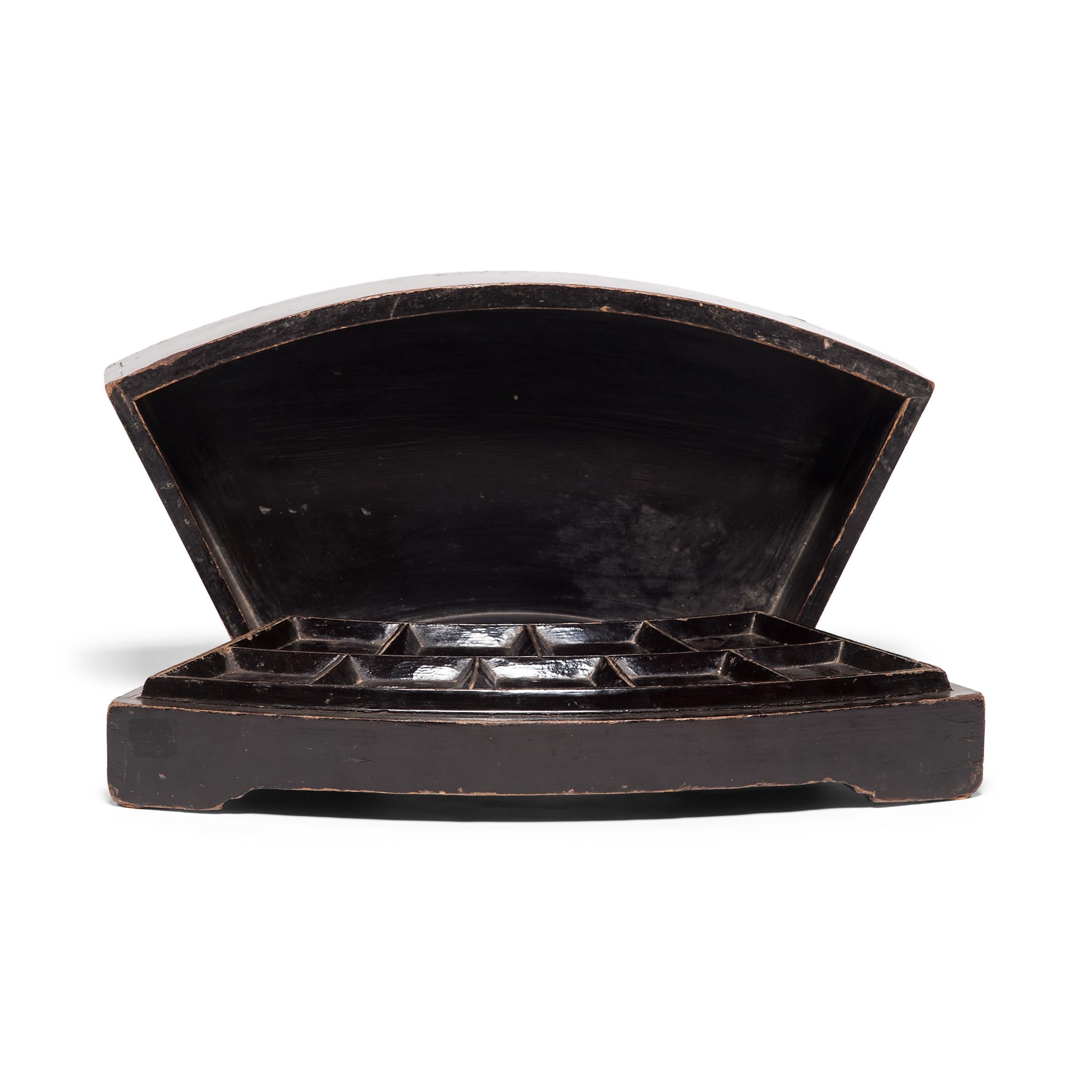 19th Century Chinese Fan Shaped Lacquer Snackbox, c. 1850