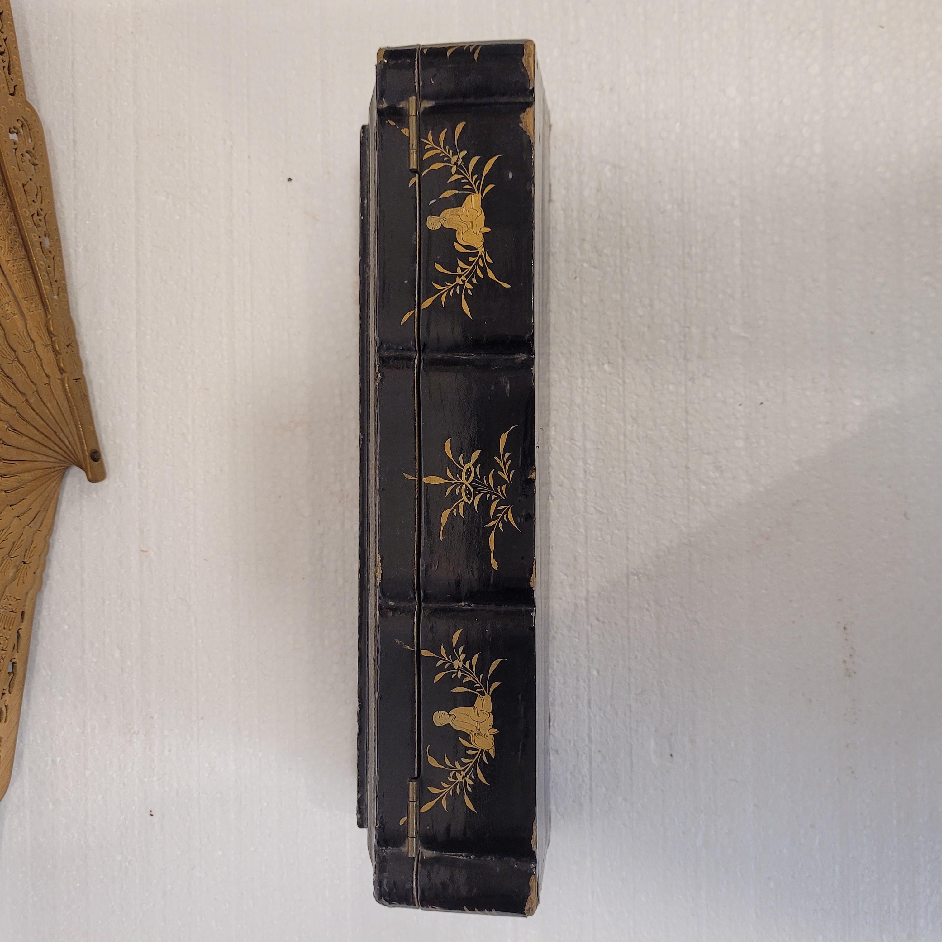 Chinese fan with a thousand faces, Sandalwood box and gouache im Angebot 4