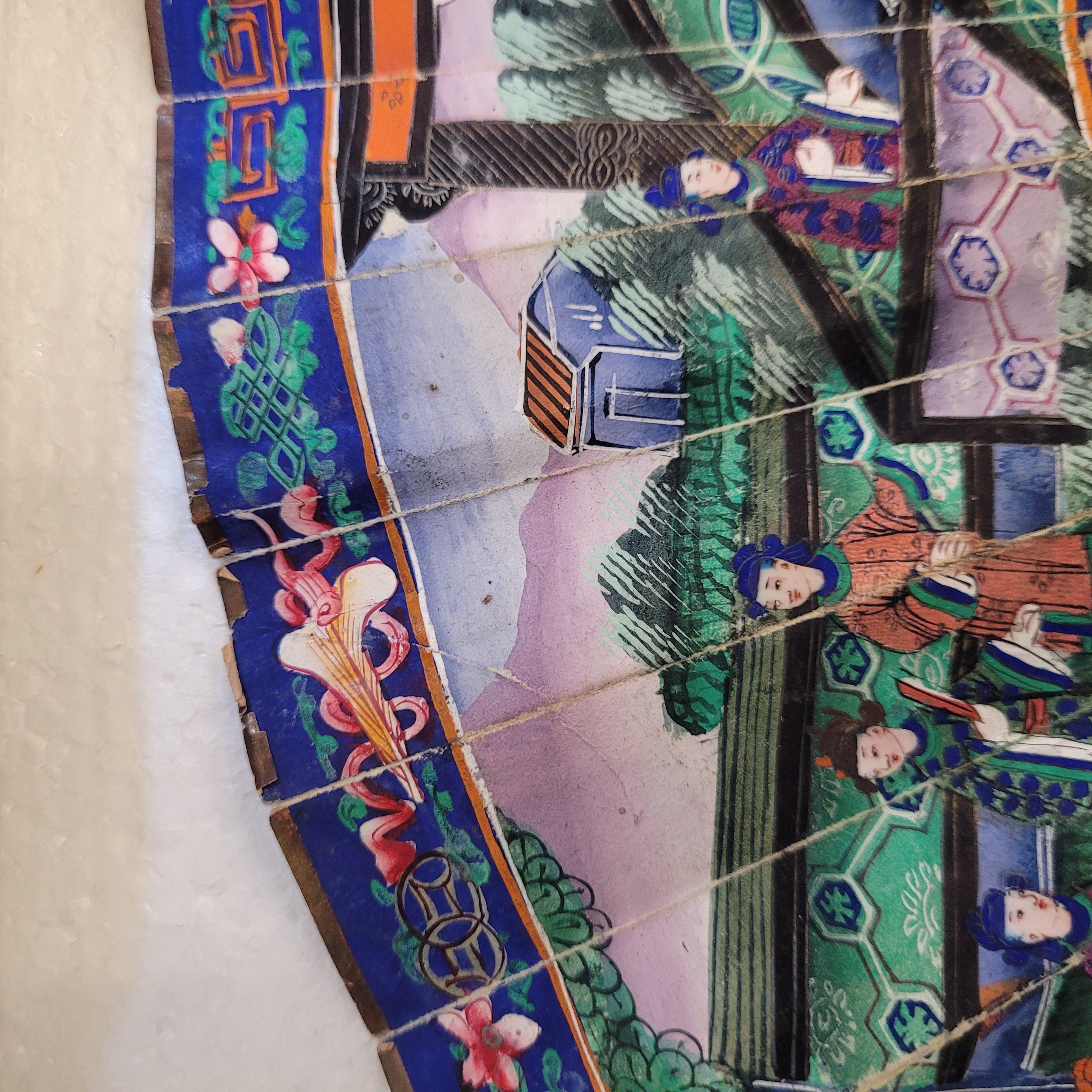 Chinese fan with a thousand faces, Sandalwood box and gouache im Angebot 5