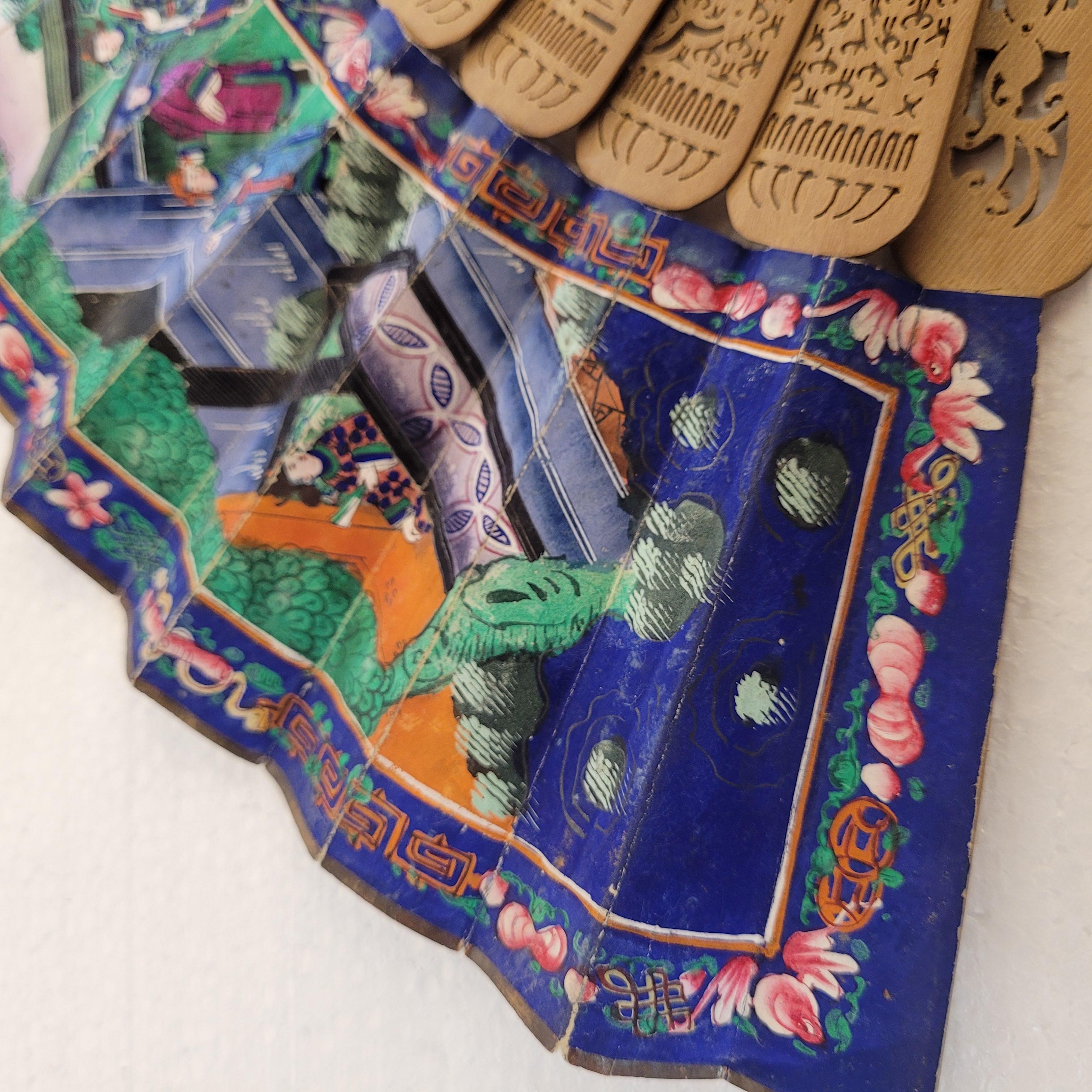 Chinese fan with a thousand faces, Sandalwood box and gouache im Angebot 11