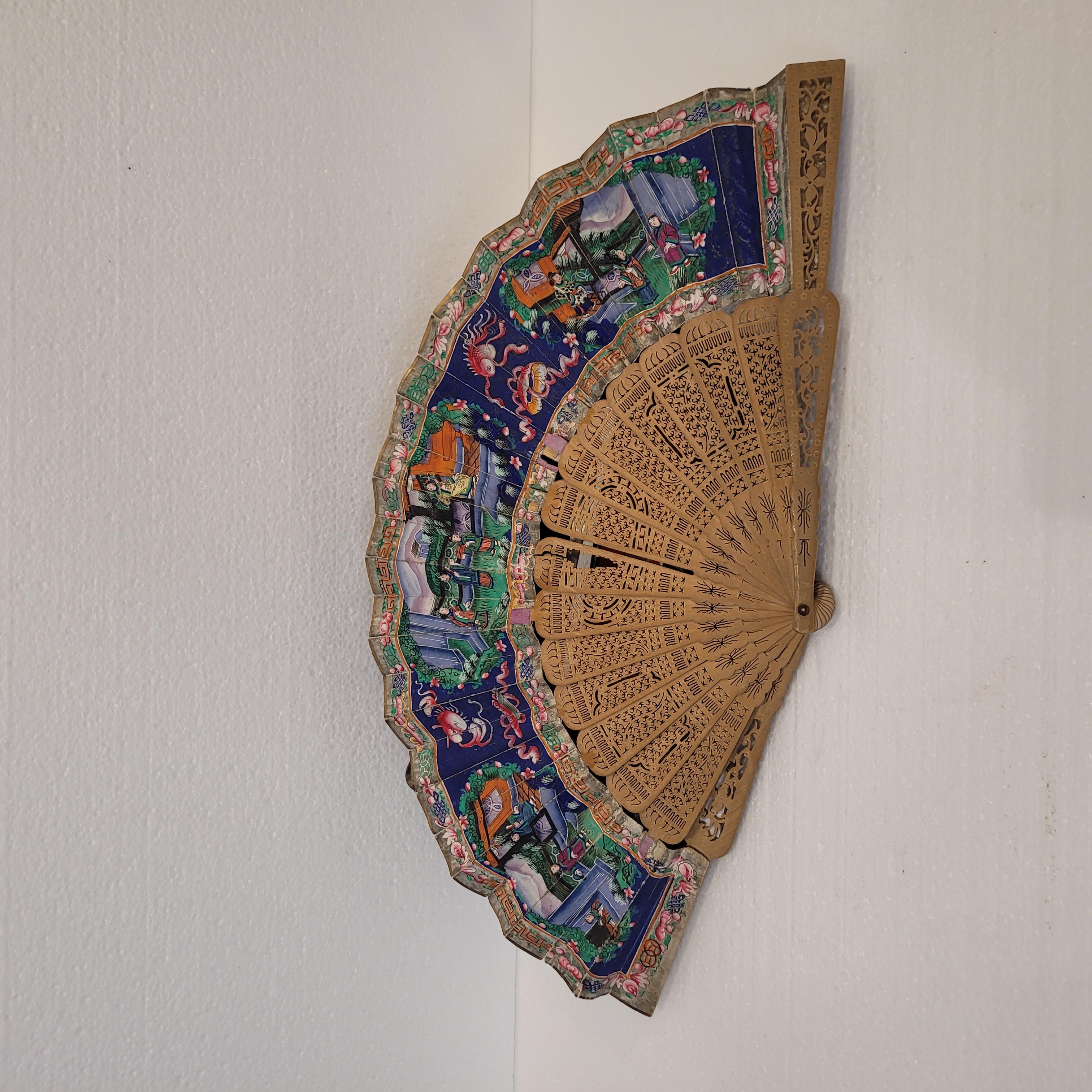 Chinese fan with a thousand faces, Sandalwood box and gouache im Zustand „Gut“ im Angebot in Valladolid, ES