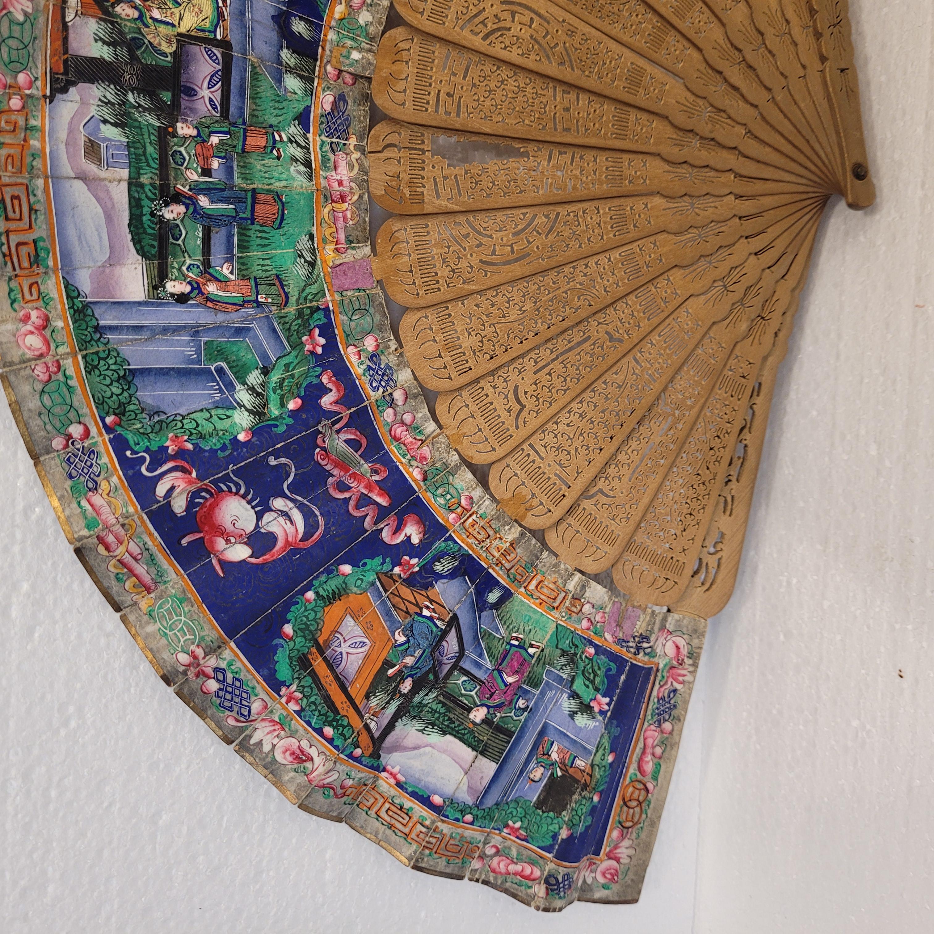 Chinese fan with a thousand faces, Sandalwood box and gouache (Knochen) im Angebot