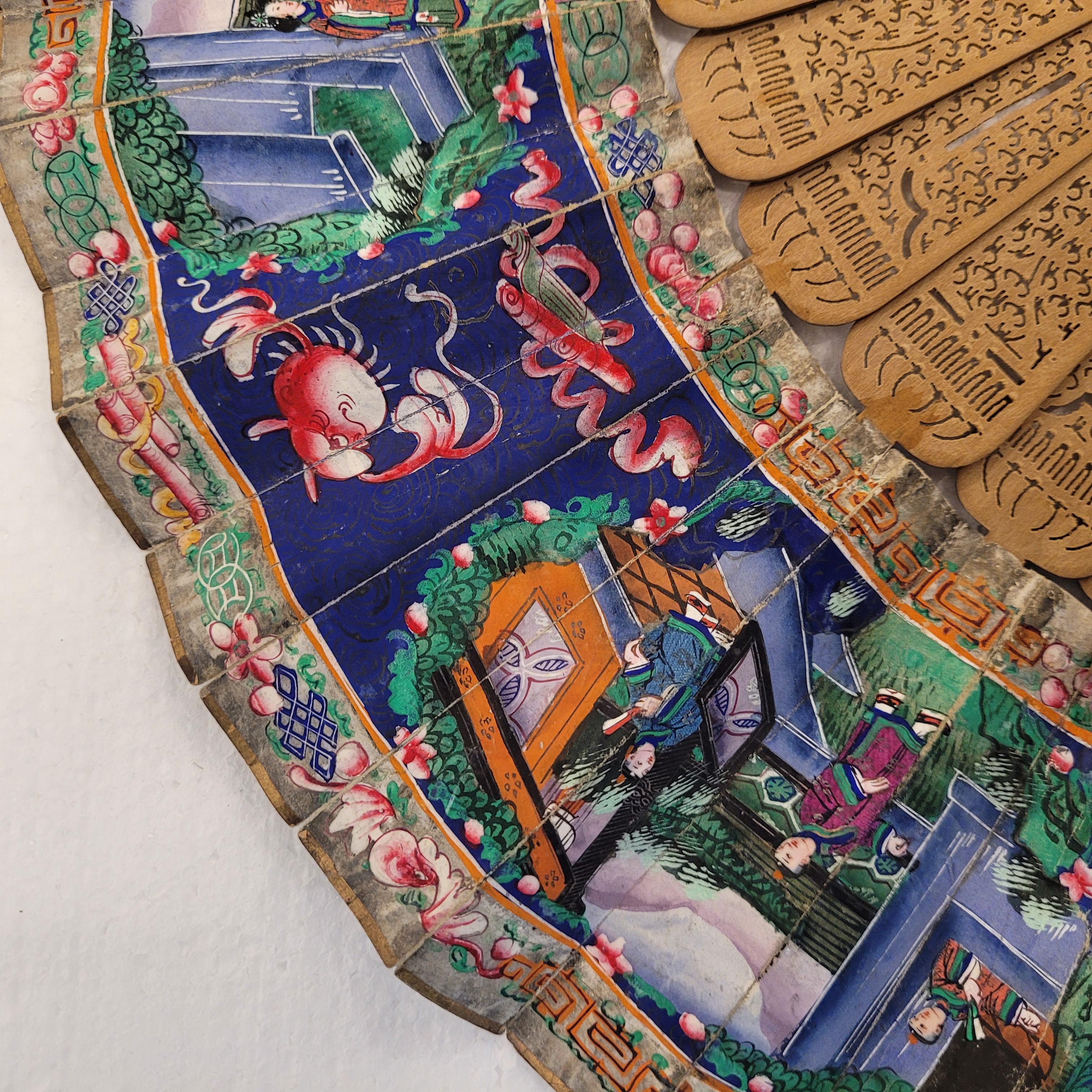 Chinese fan with a thousand faces, Sandalwood box and gouache im Angebot 2