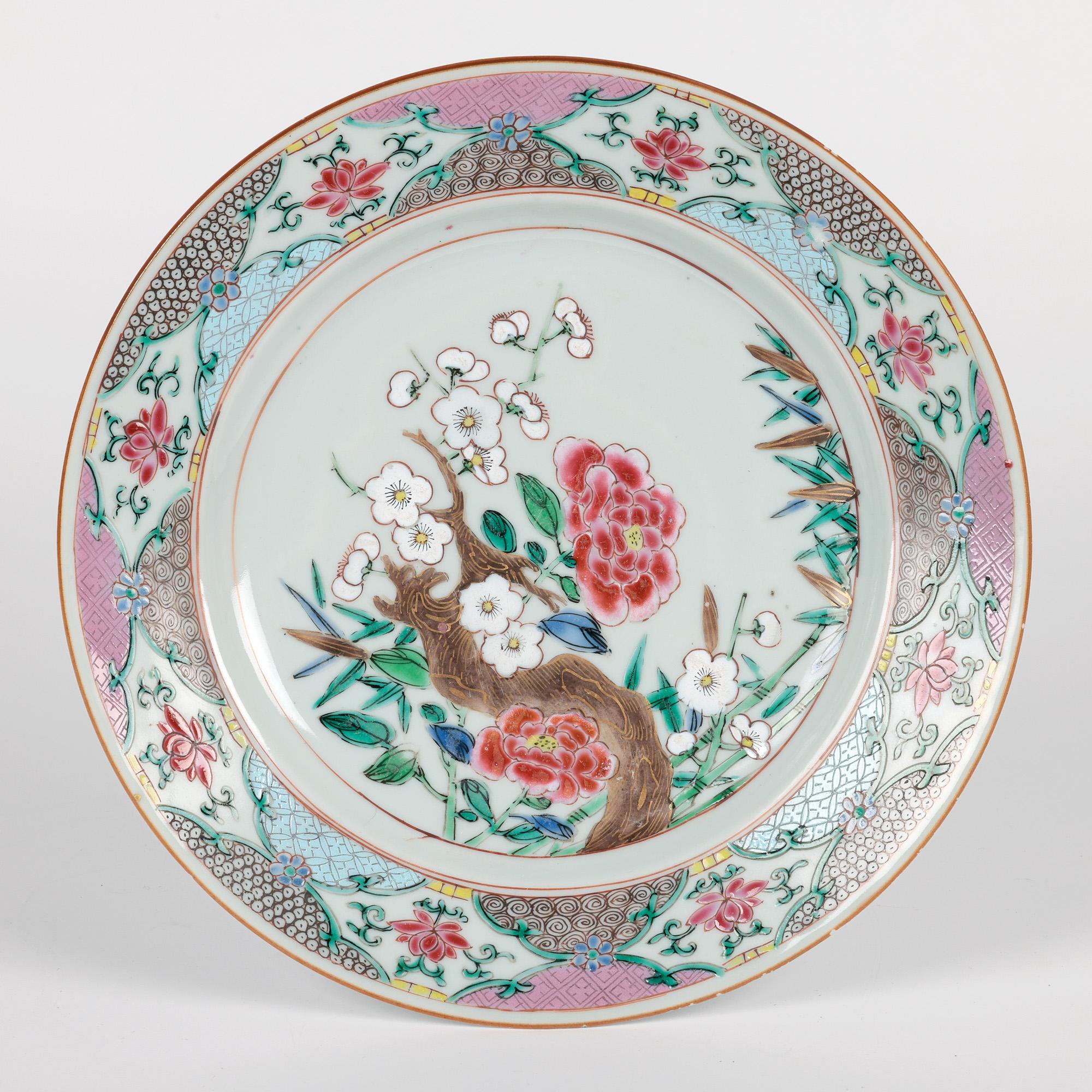 Chinese Fine Qianlong Famille Rose Floral Painted Plate For Sale 7